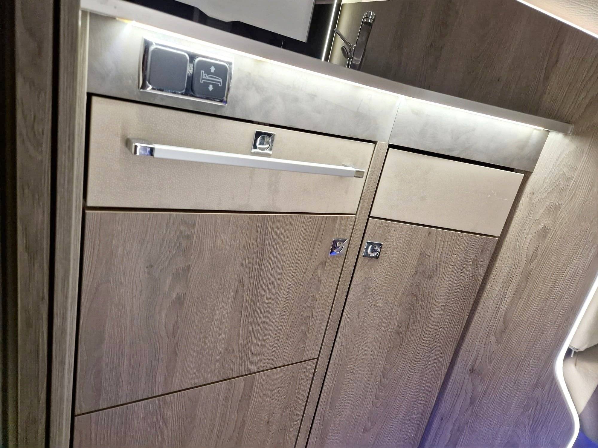 Challenger 358EB Graphite