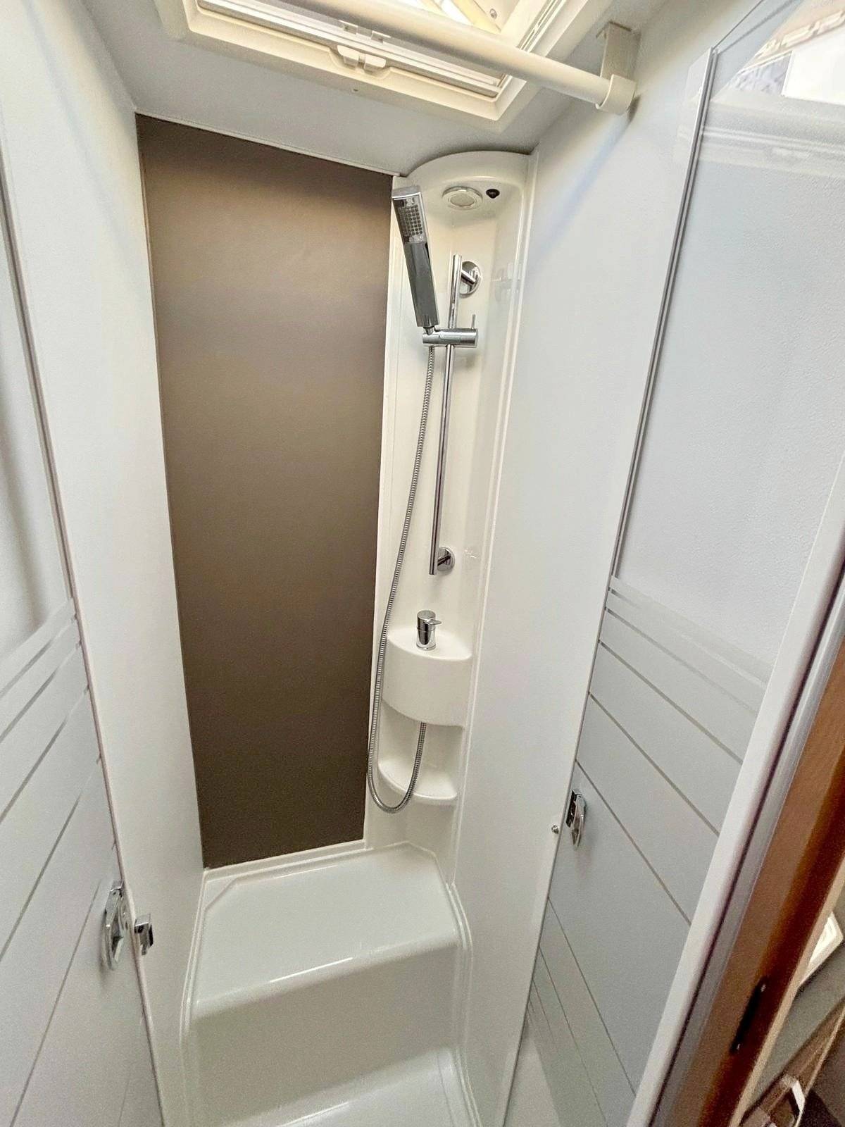 Adria Matrix Axess 670SP