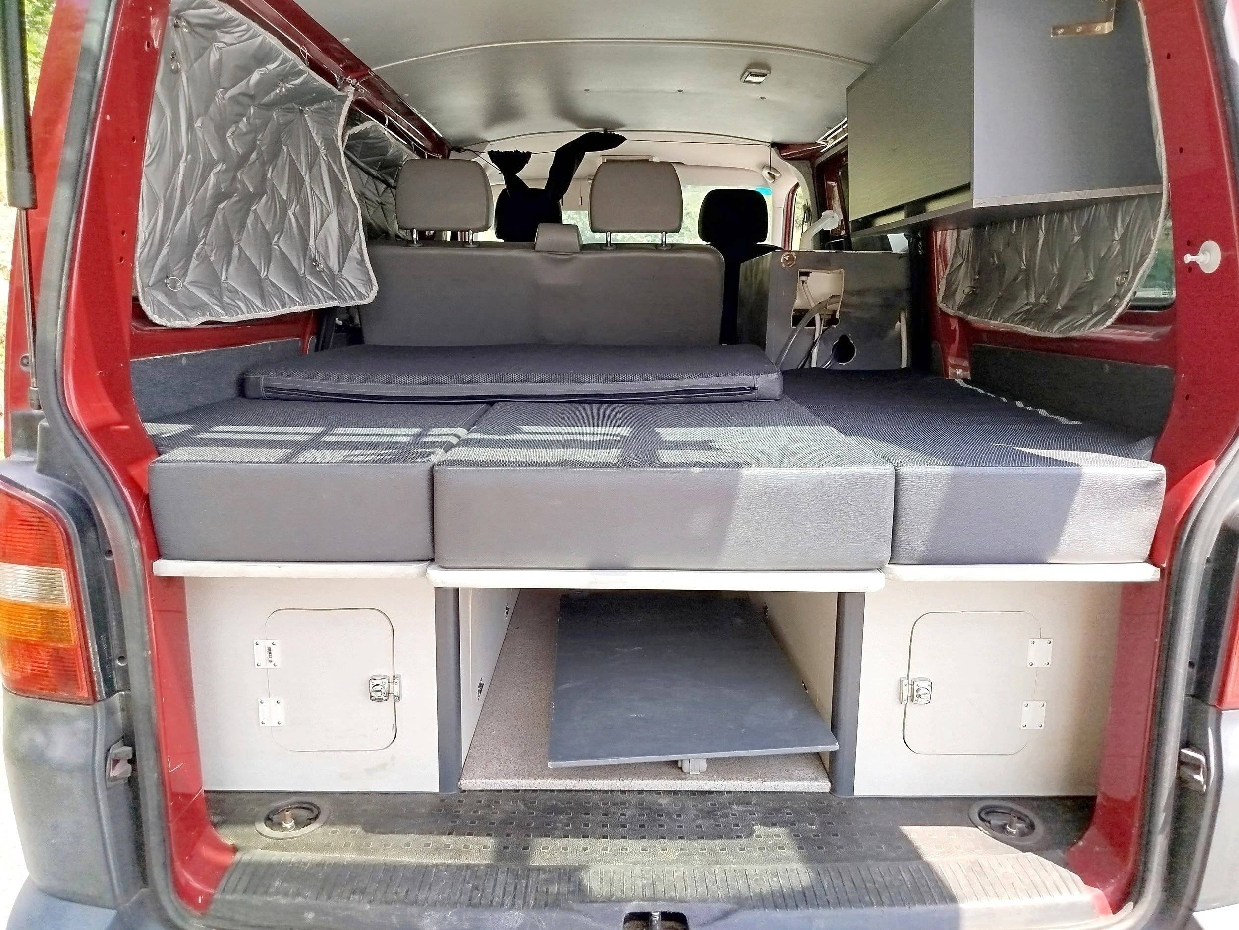 Plazas en cama Volkswagen TRANSPORTER T5 - Yescapa
