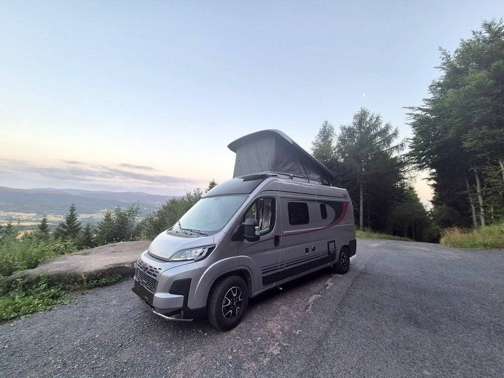 Vista frontale a ¾ Fiat Fiat ducato - Yescapa