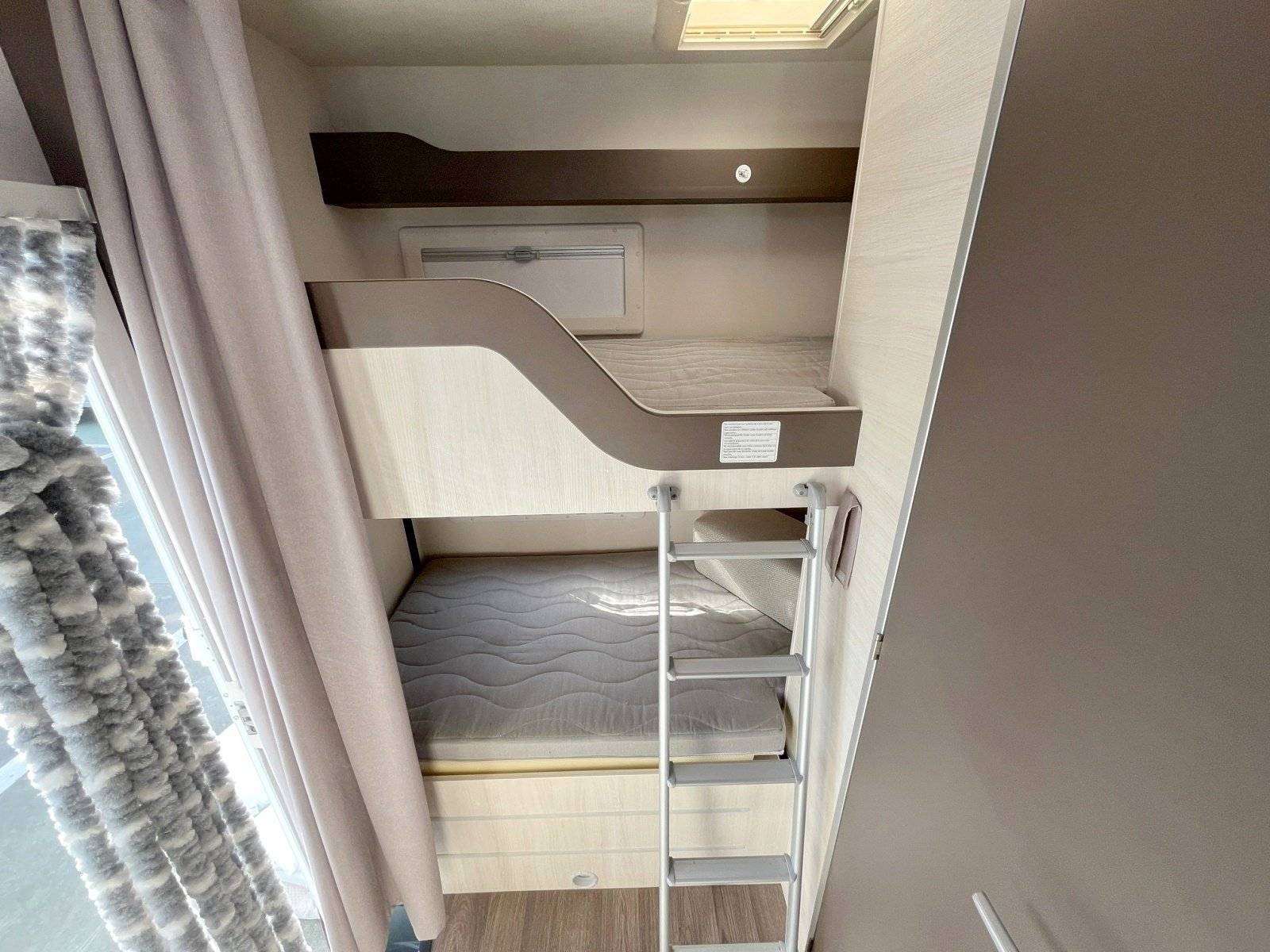 Challenger Challenger C256 VIP