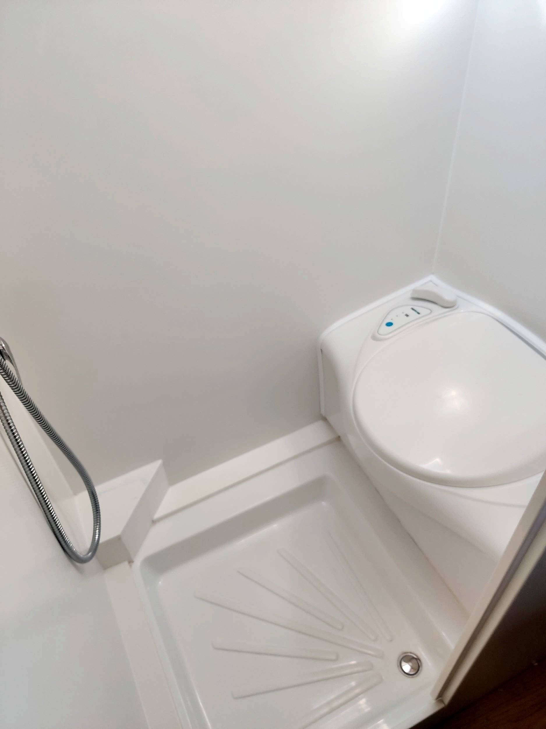 CAMPER ATTITUDE MAN TGE