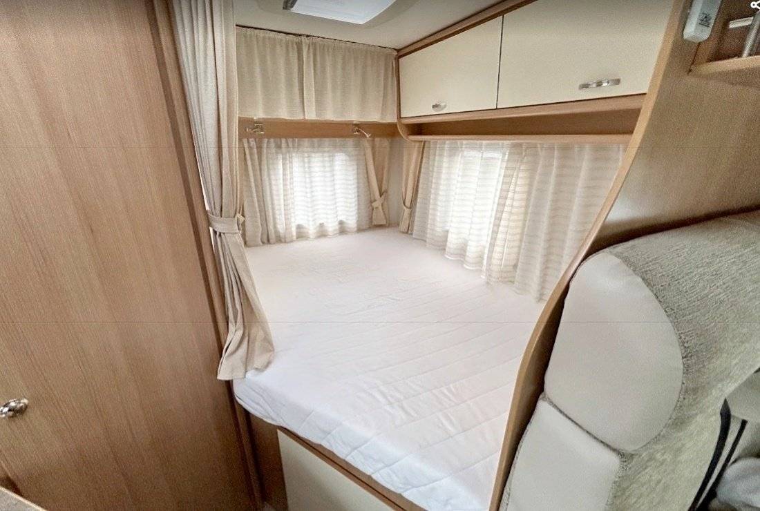 Berth Renault Renault master - Yescapa