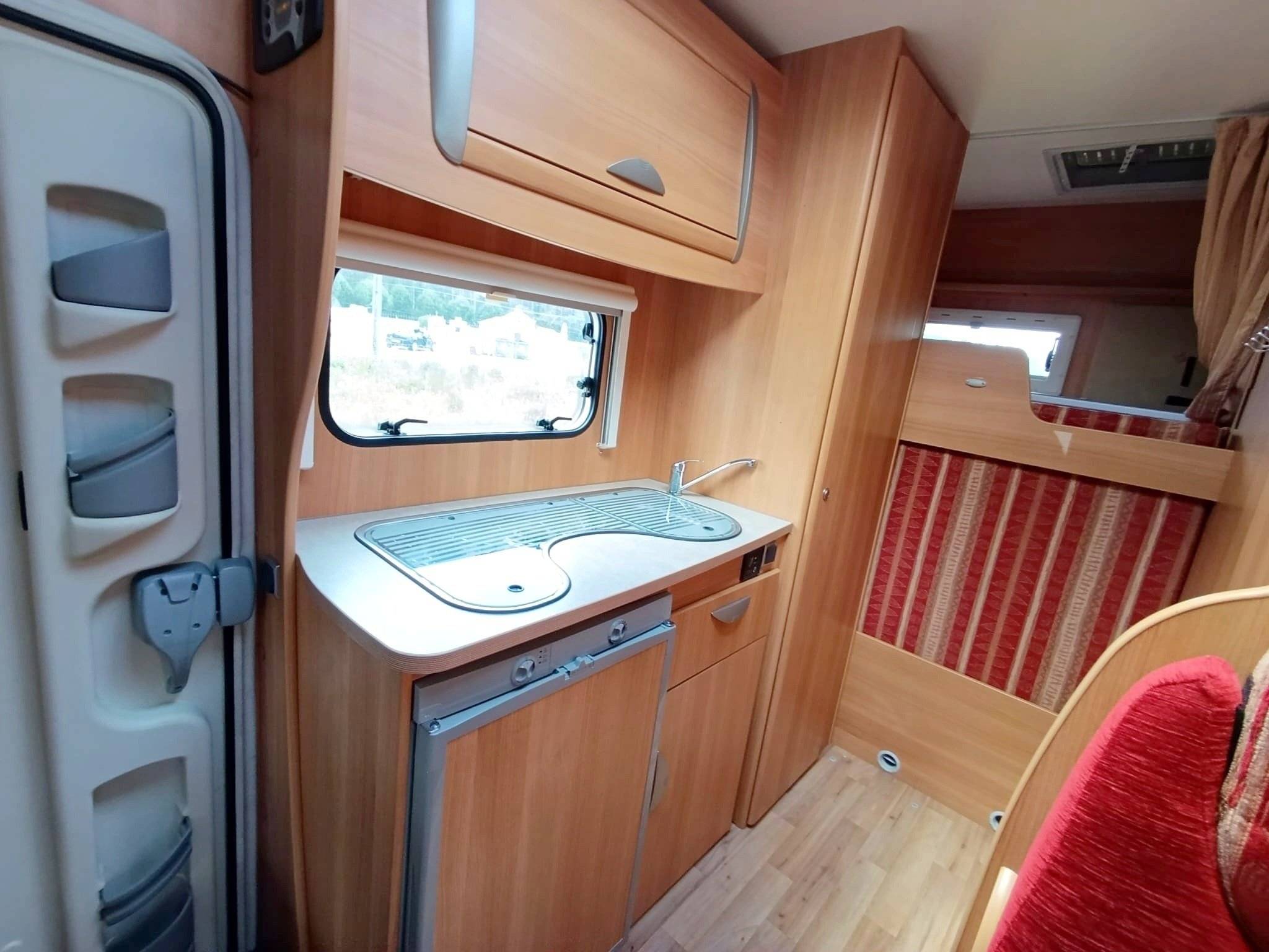 Challenger ford transit