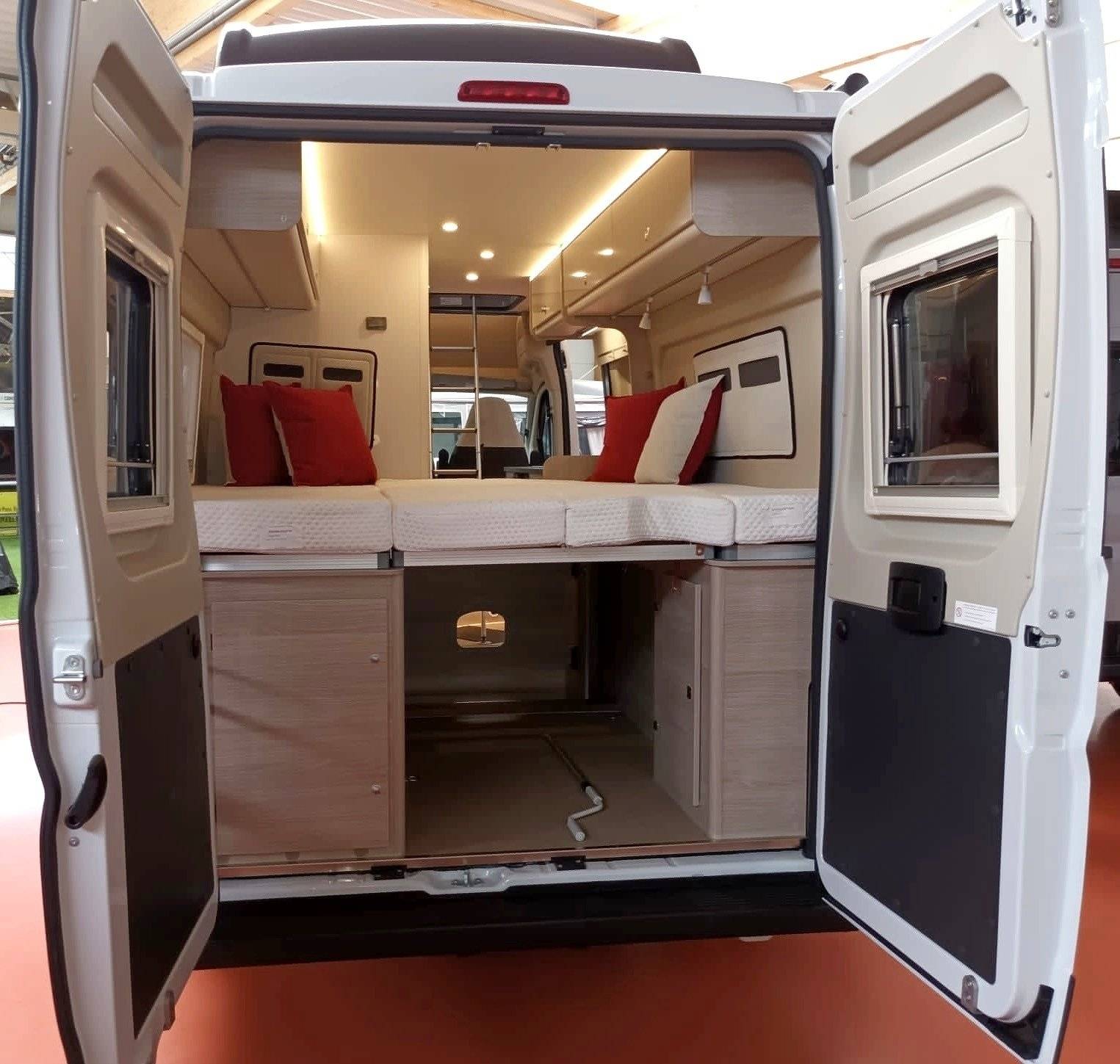 Bürstner Campeo Black Forest