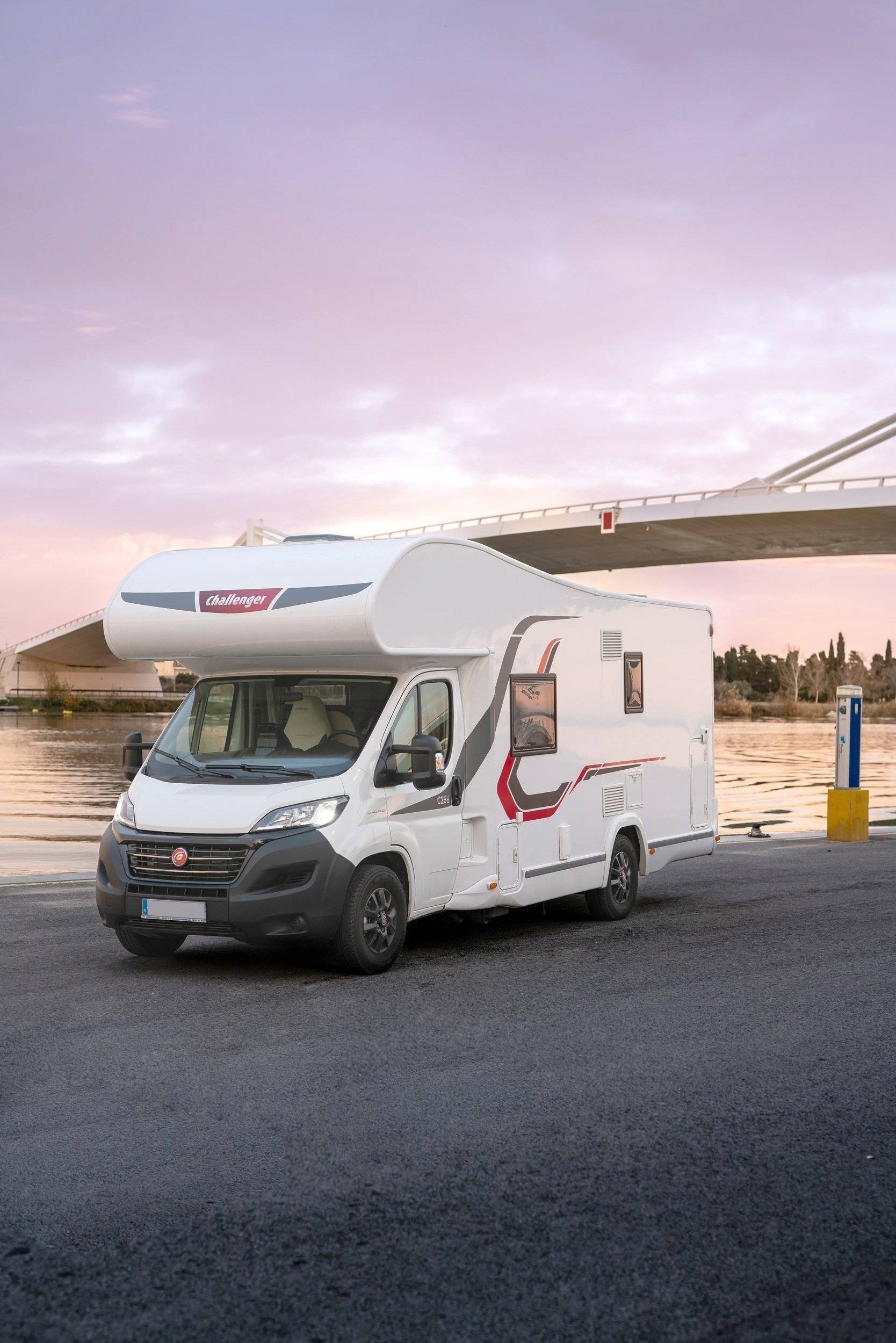 Voorkant 3/4 Fiat Fiat - Yescapa