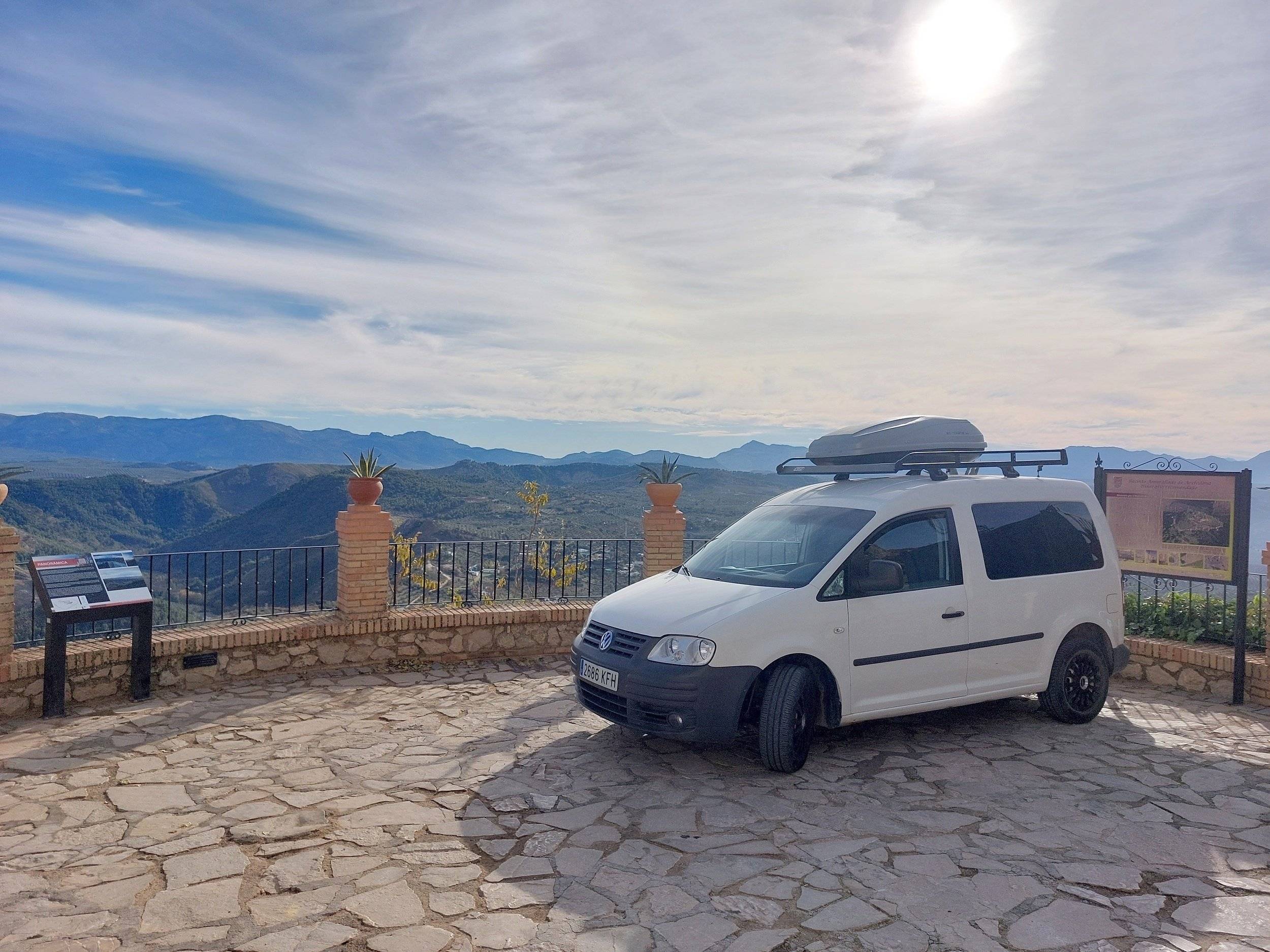 schräge Vorderansicht Volkswagen - Yescapa