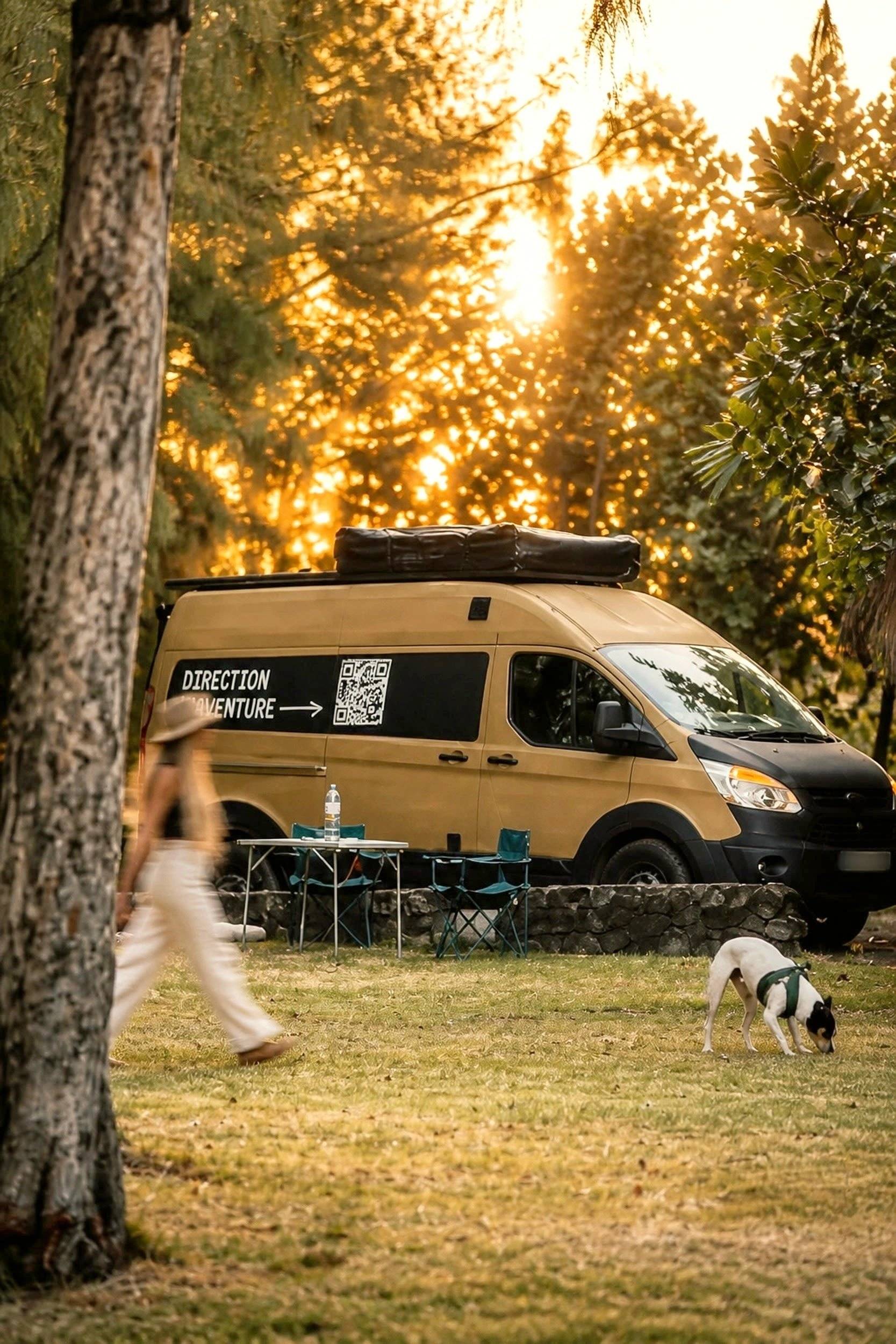 Vue avant de 3/4 Ford Transit custom - Yescapa