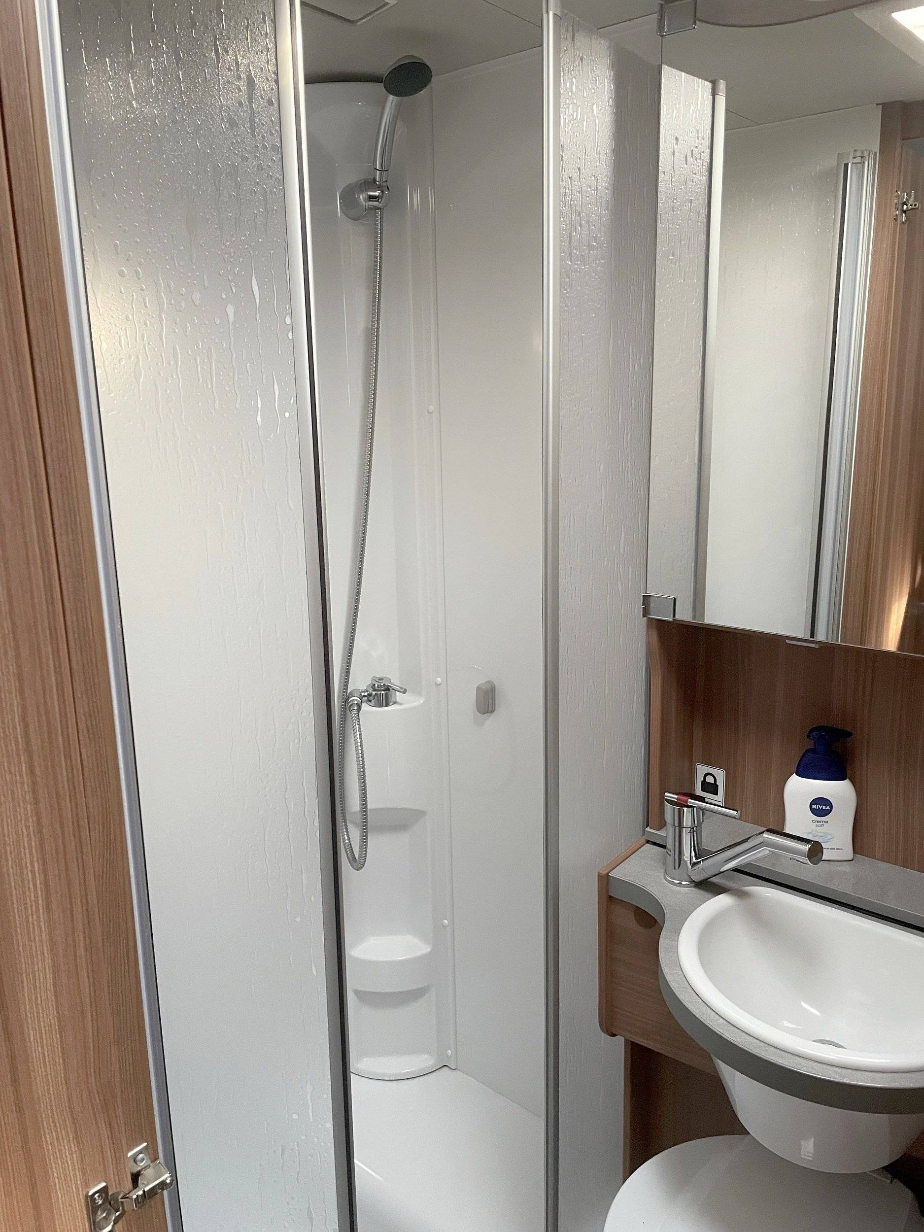 Weinsberg Carahome 700DG