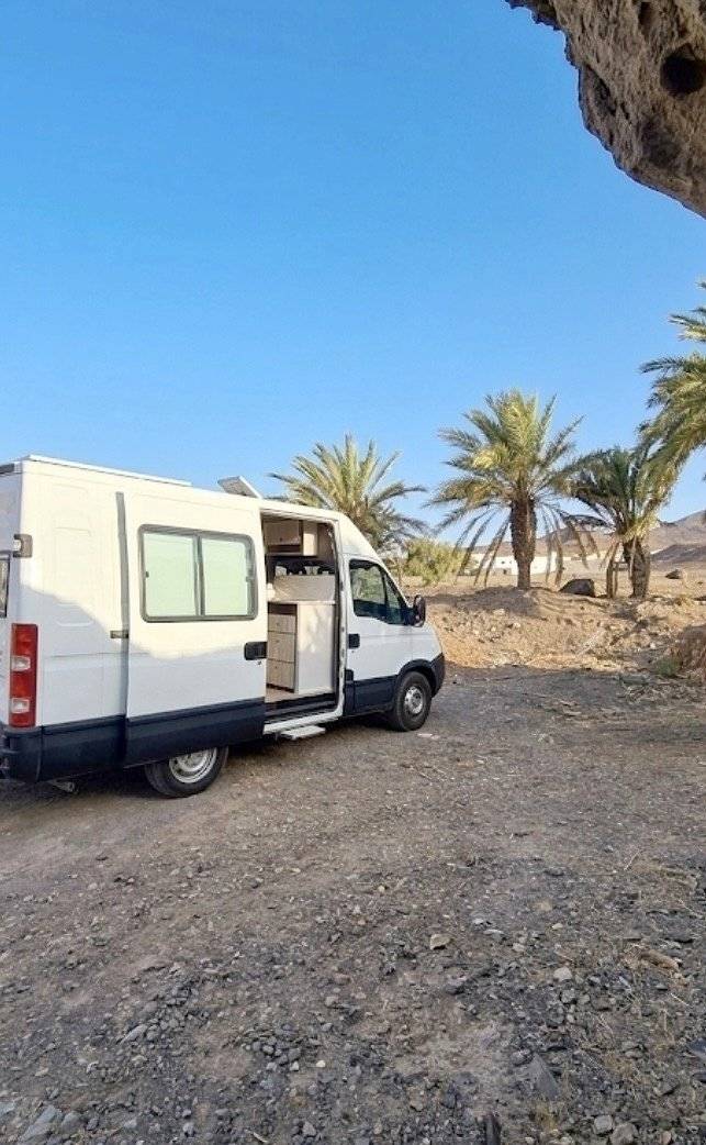 Vista frontale a ¾ Iveco Daily 2,3 l 146 ch - Yescapa