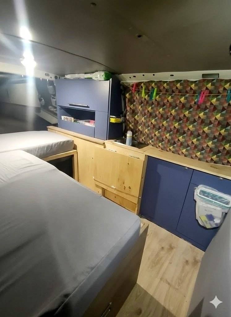 Menjador Volkswagen t4 - Yescapa