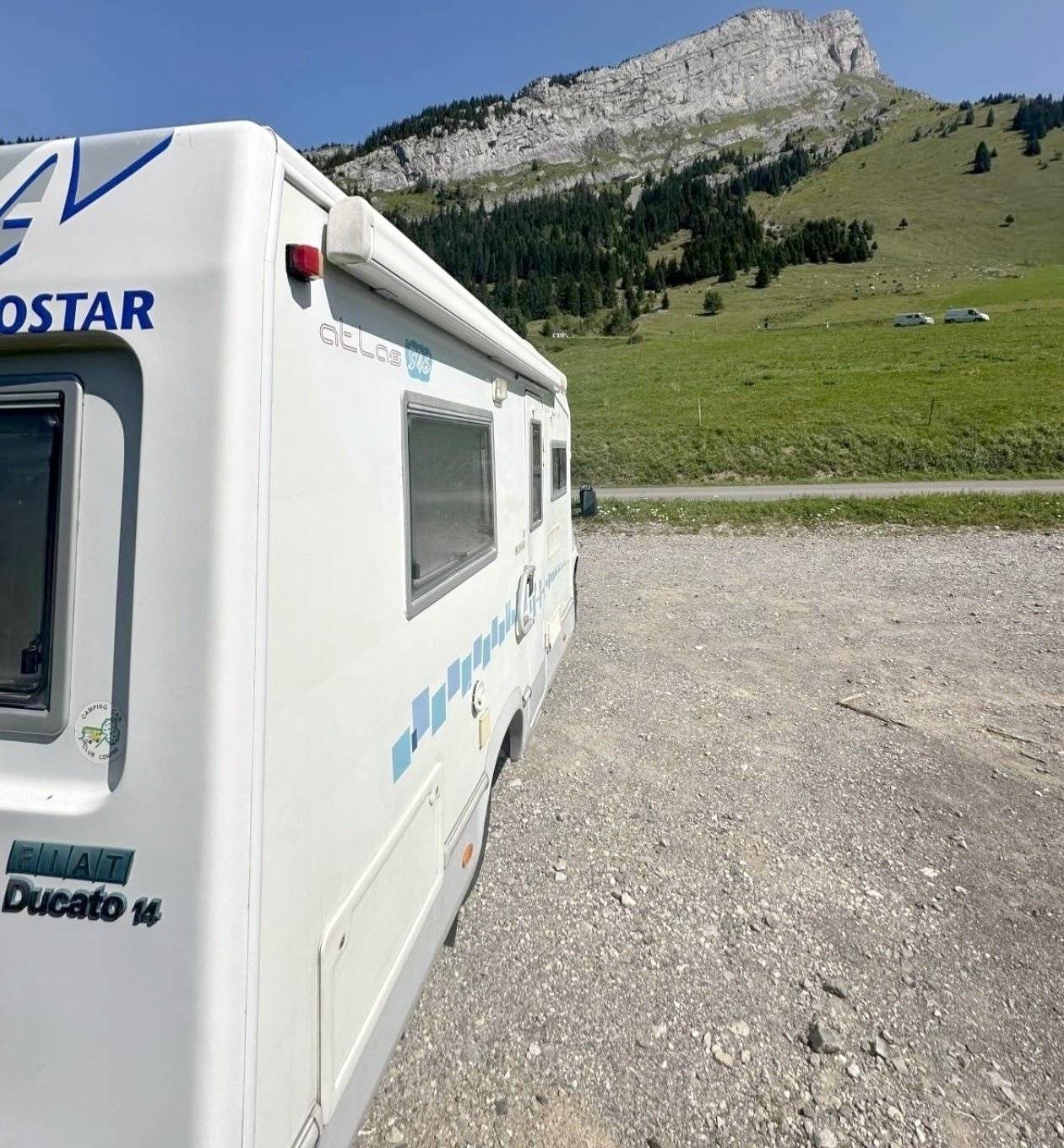 Área de jantar Fiat Autostar auros 41 - Yescapa