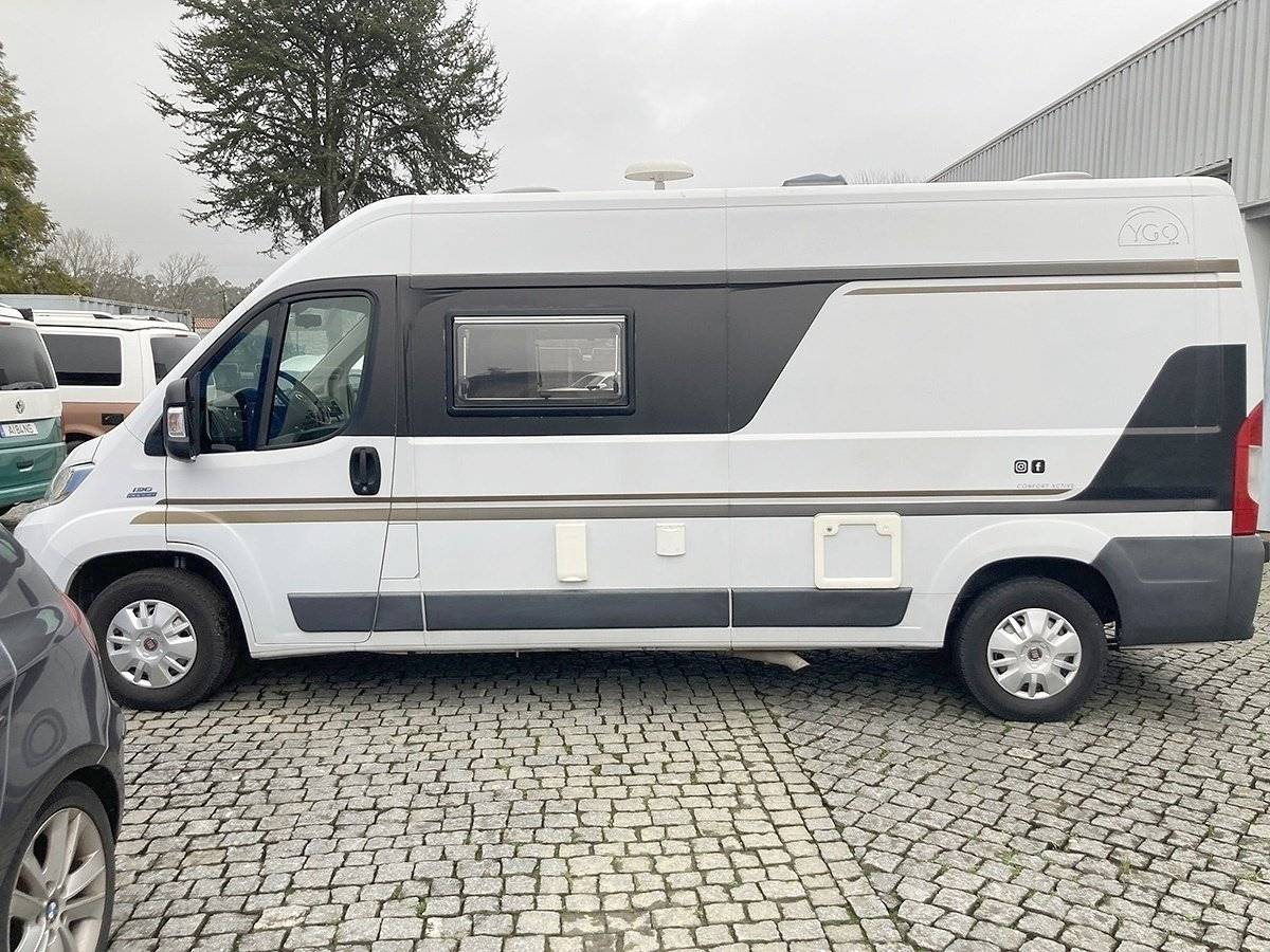 Front view from 3/4 Fiat Ducato 2,3 l Multijet 130 ch. - Yescapa