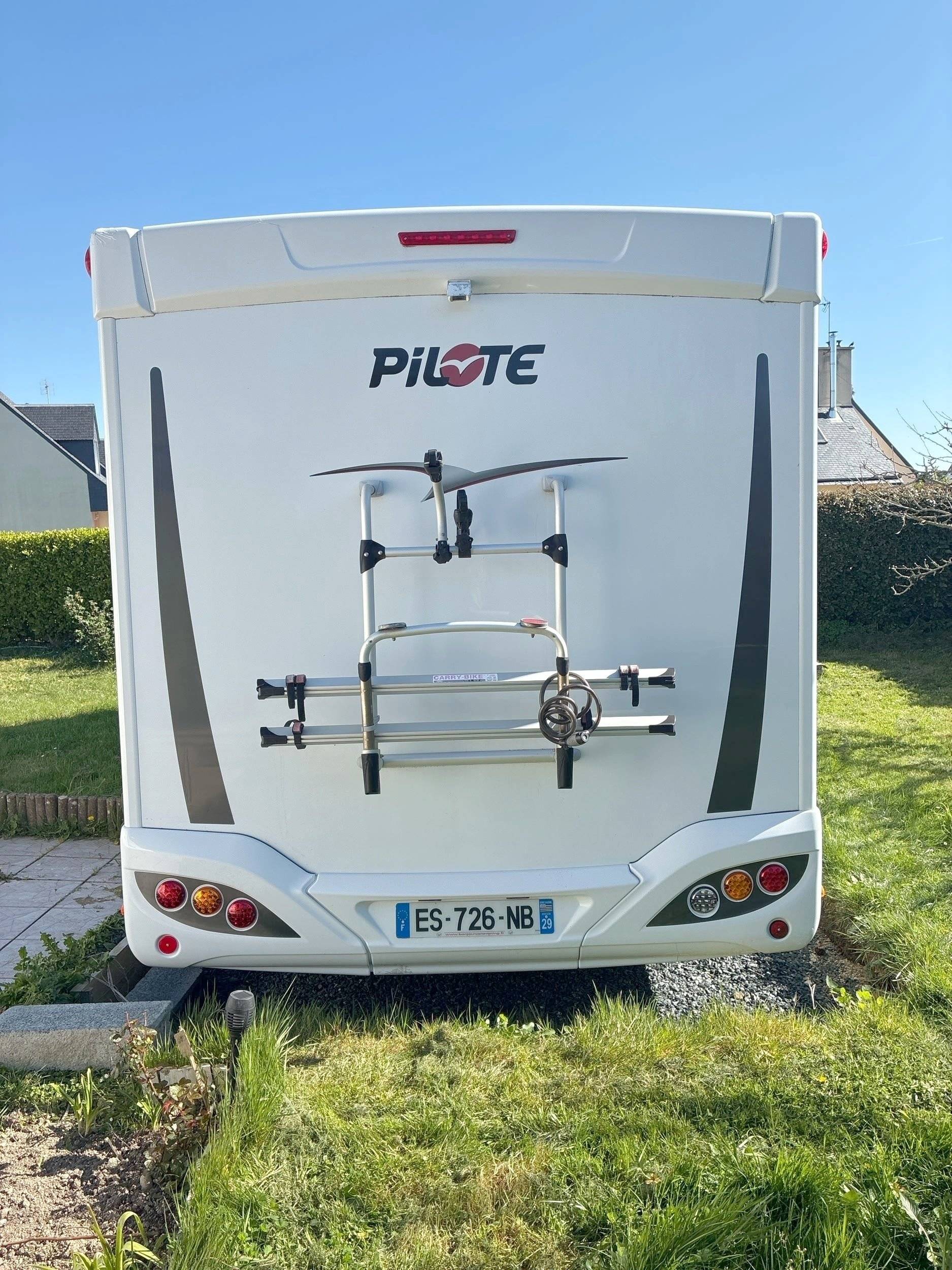 Pilote A 656 Ua