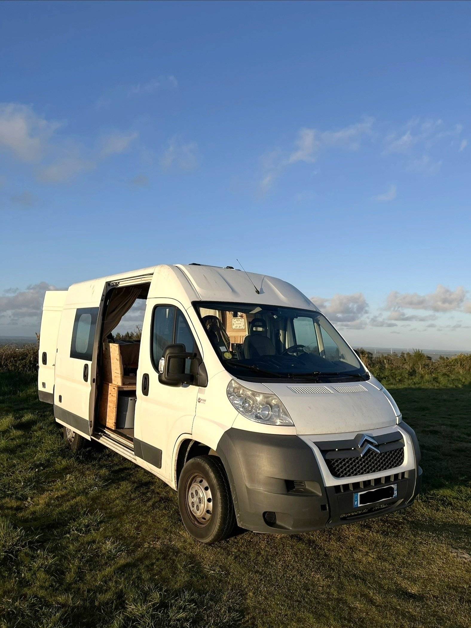 Vista del vehículo ángulo delantero Citroën Citroën jumper - Yescapa