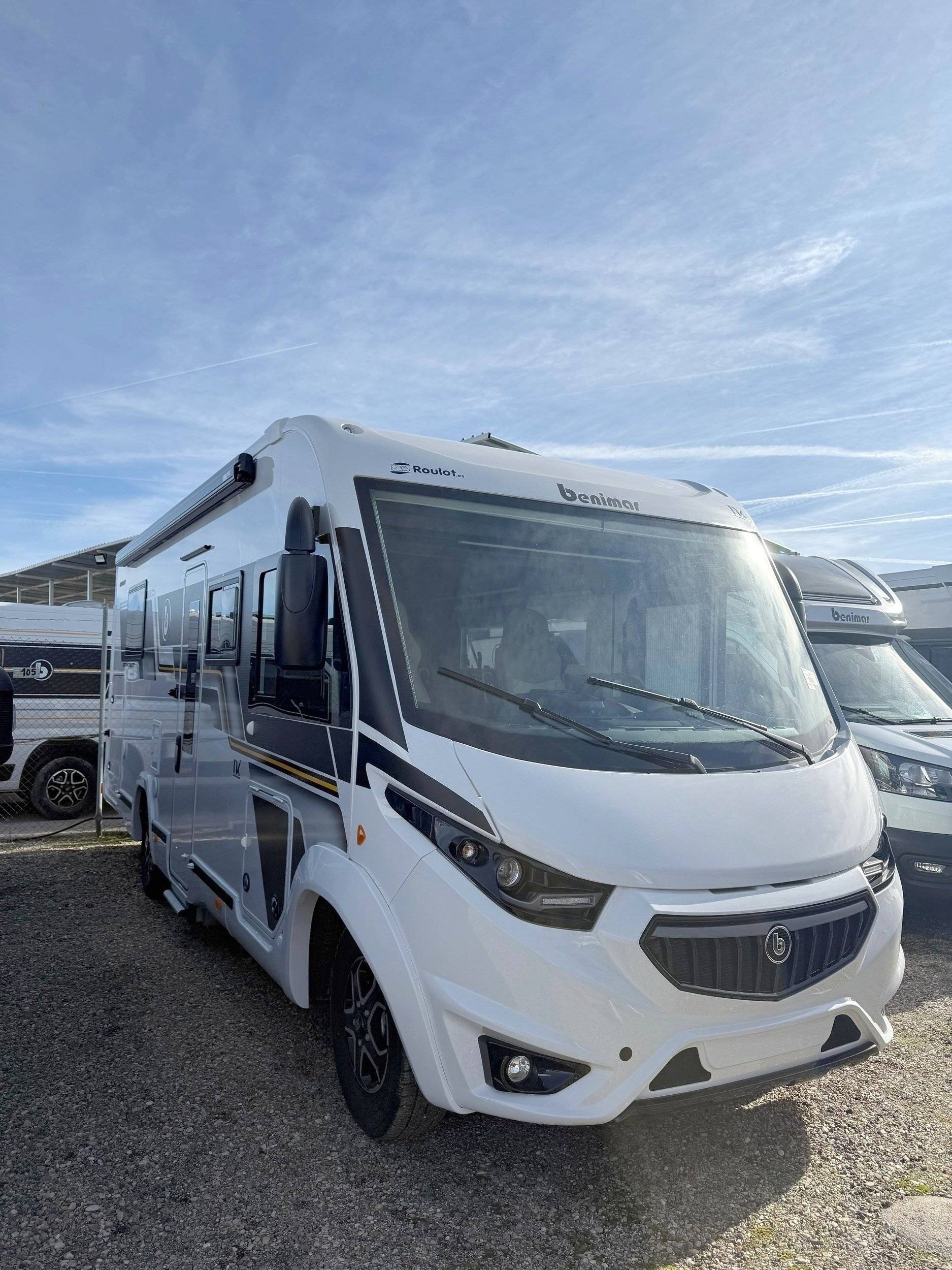 Vista del vehículo ángulo delantero Fiat Ducato 2,3 l 180 ch - Yescapa
