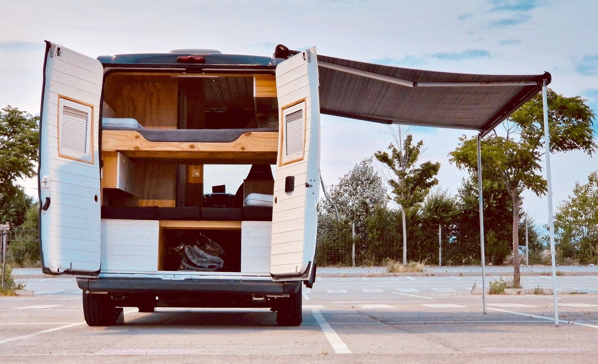 Berth Peugeot Boxer L3H2 - Yescapa