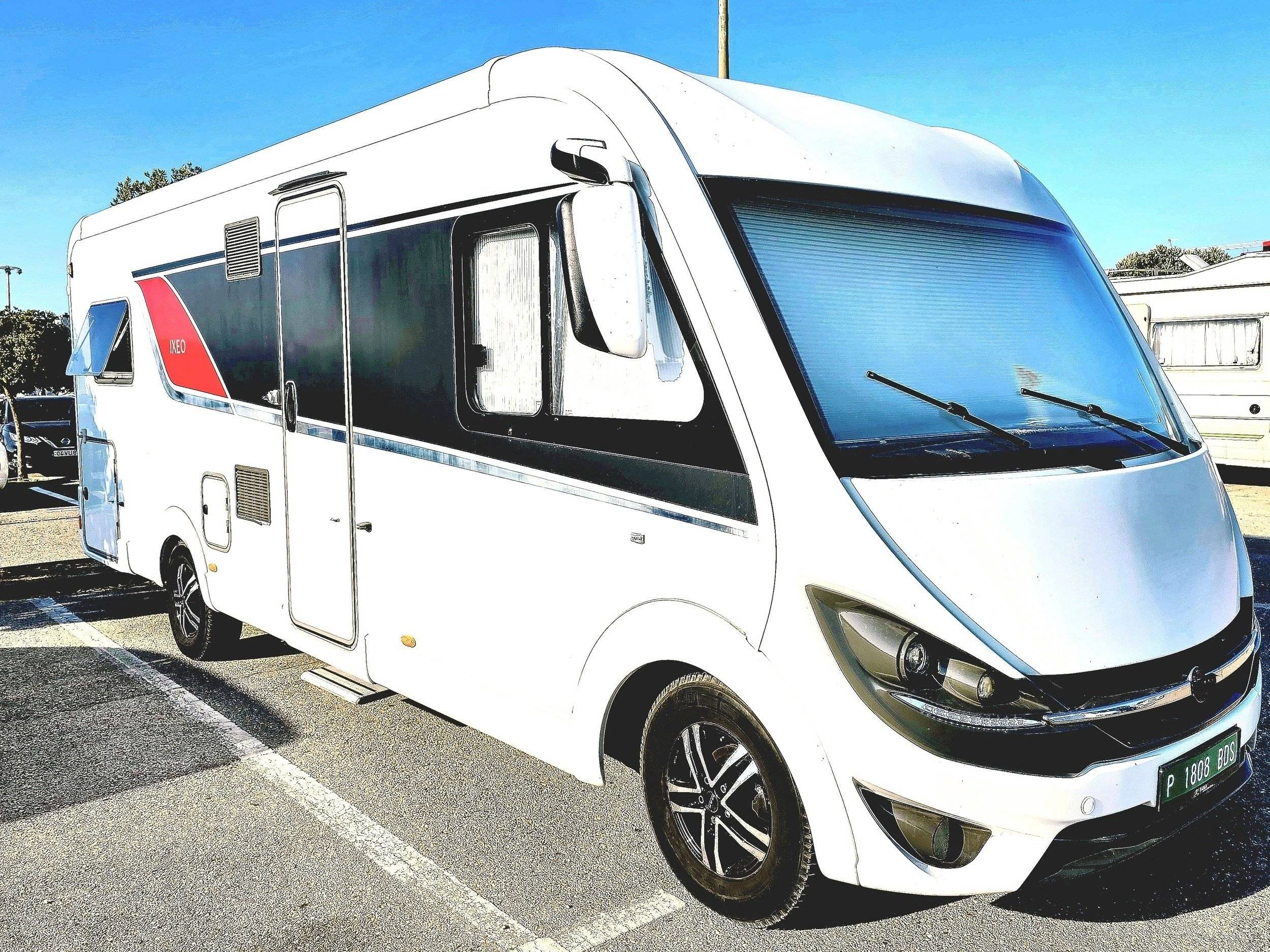 Front view from 3/4 Fiat - Yescapa