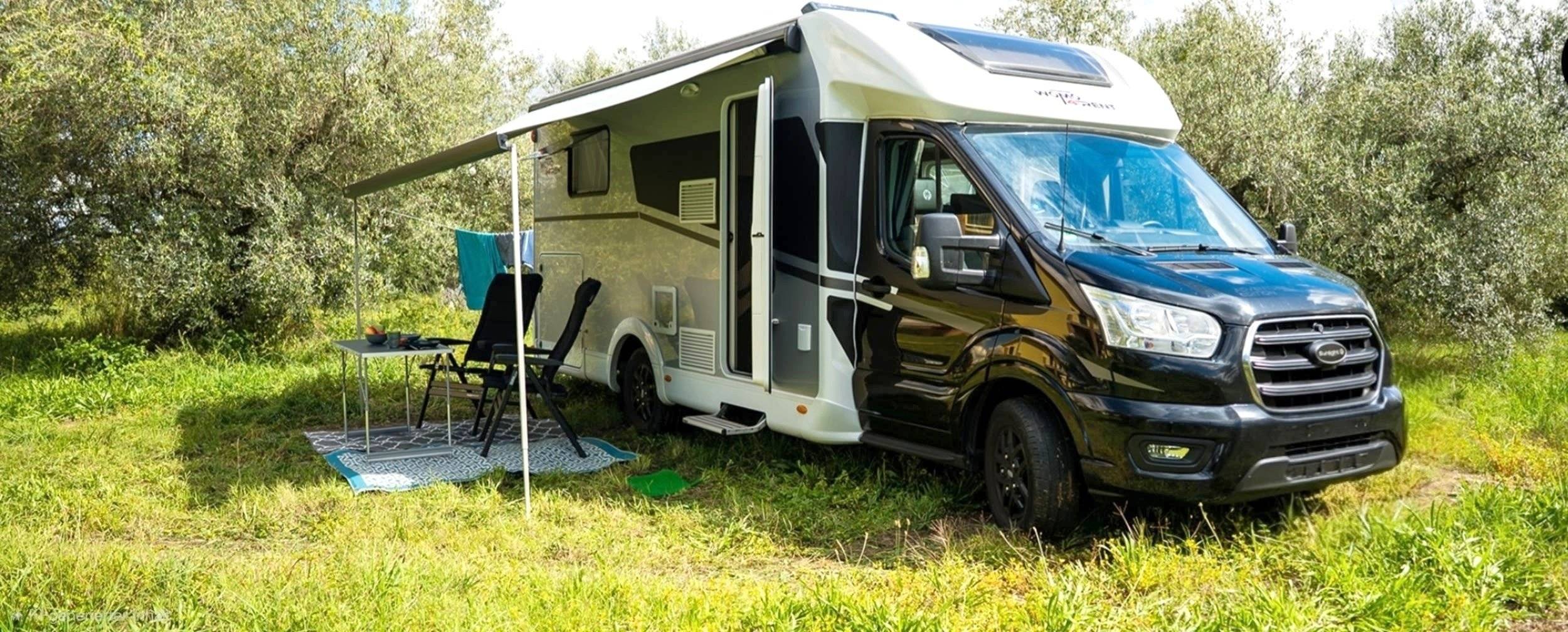 Vista del vehículo ángulo delantero Ford Transit 2,0 l 130 ch - Yescapa