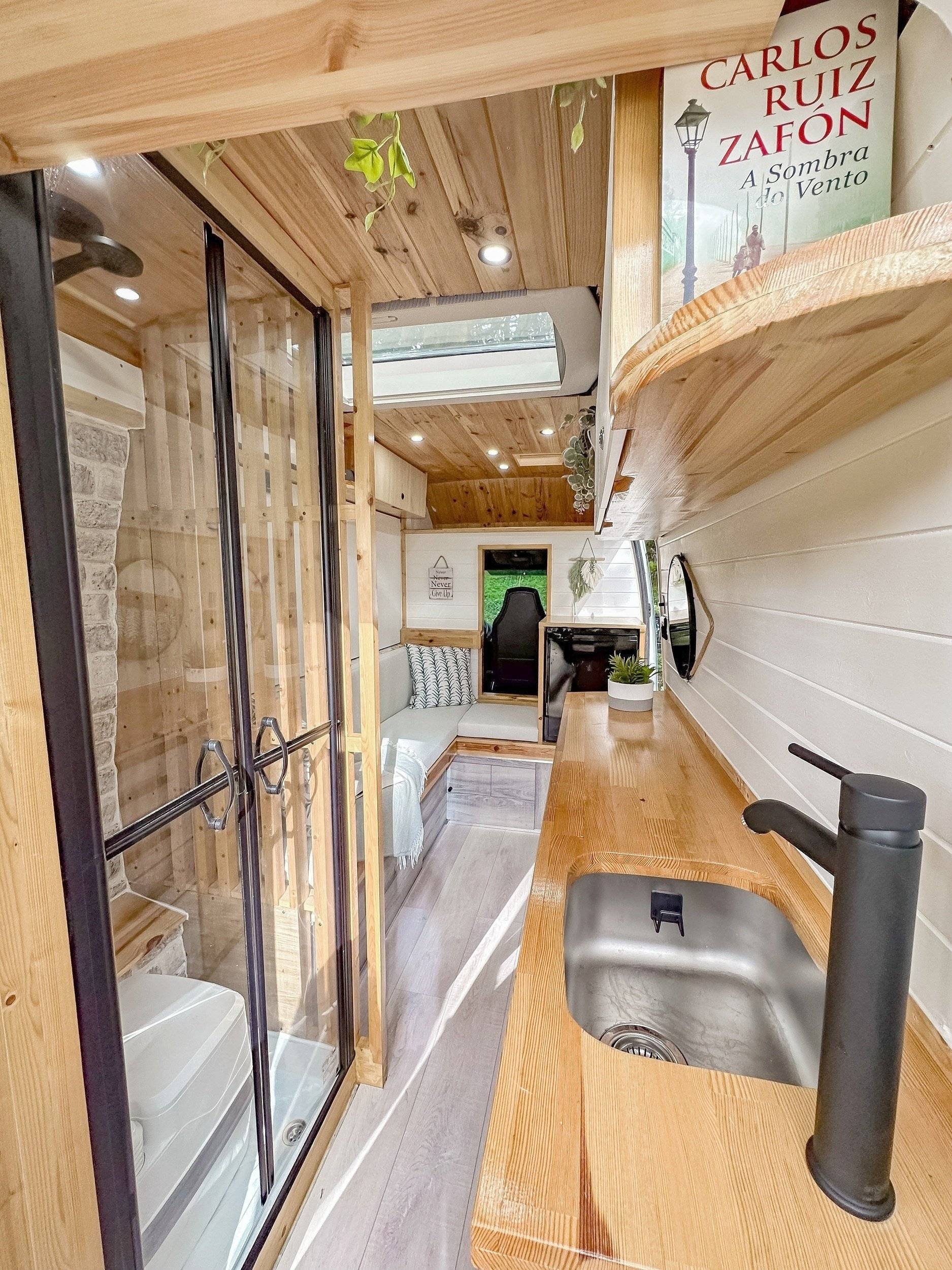 van.out Renault Master