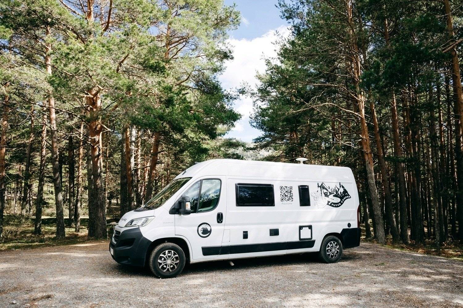 Front view from 3/4 Fiat FIAT DUCATO - Yescapa