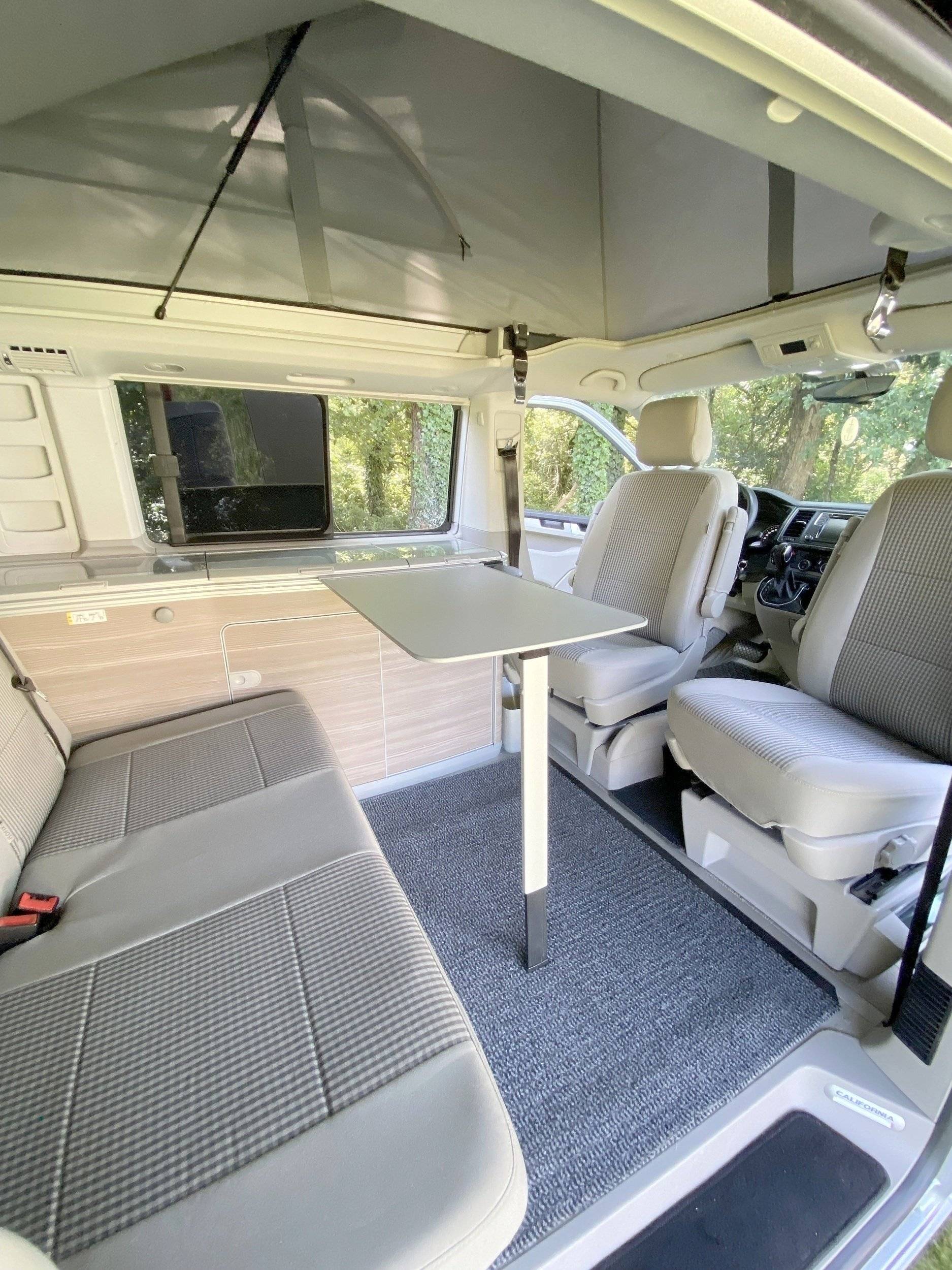 Volkswagen T6 California Coast