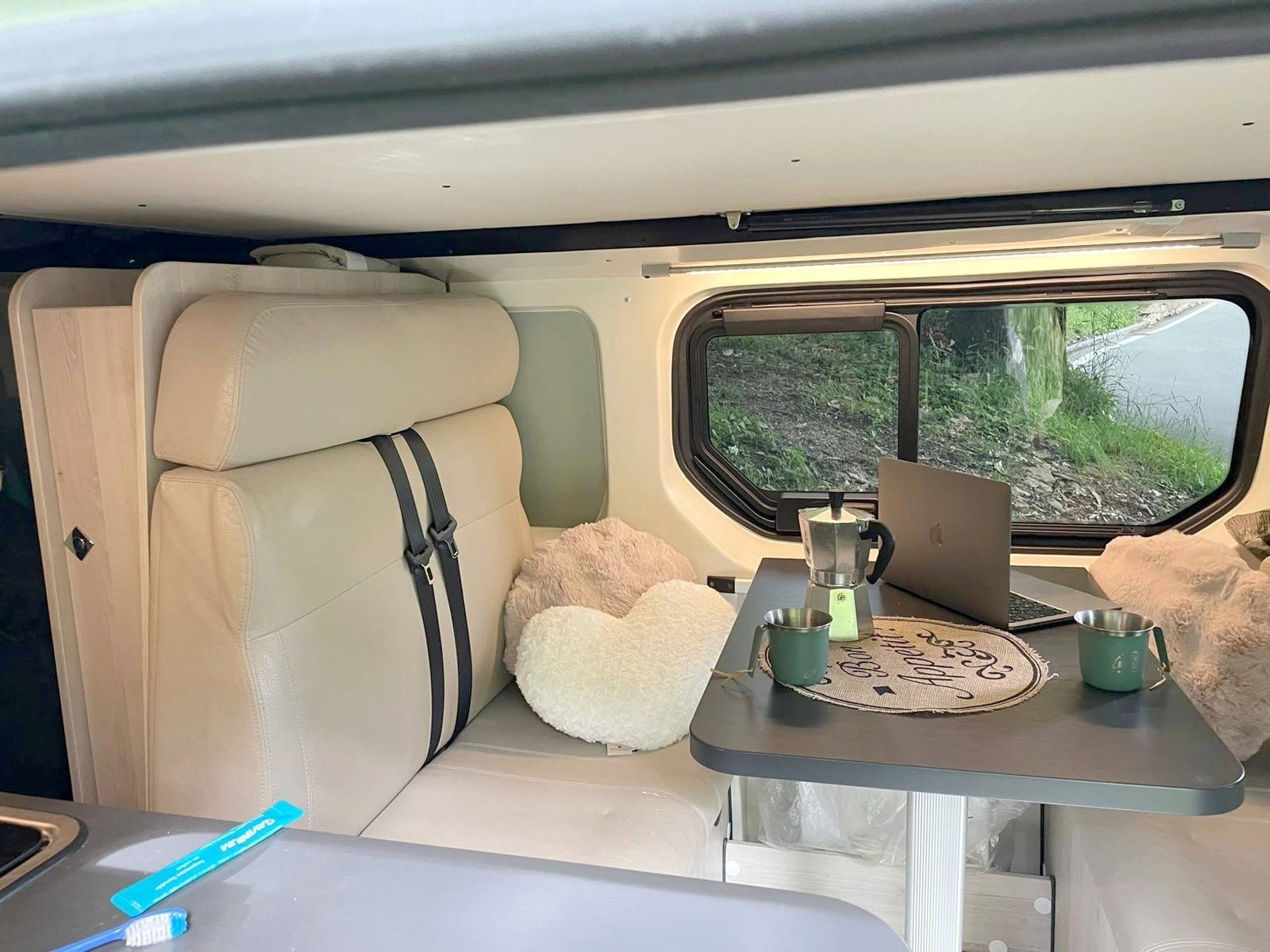 Menjador Renault Trafic 1,6 l 120 ch - Yescapa