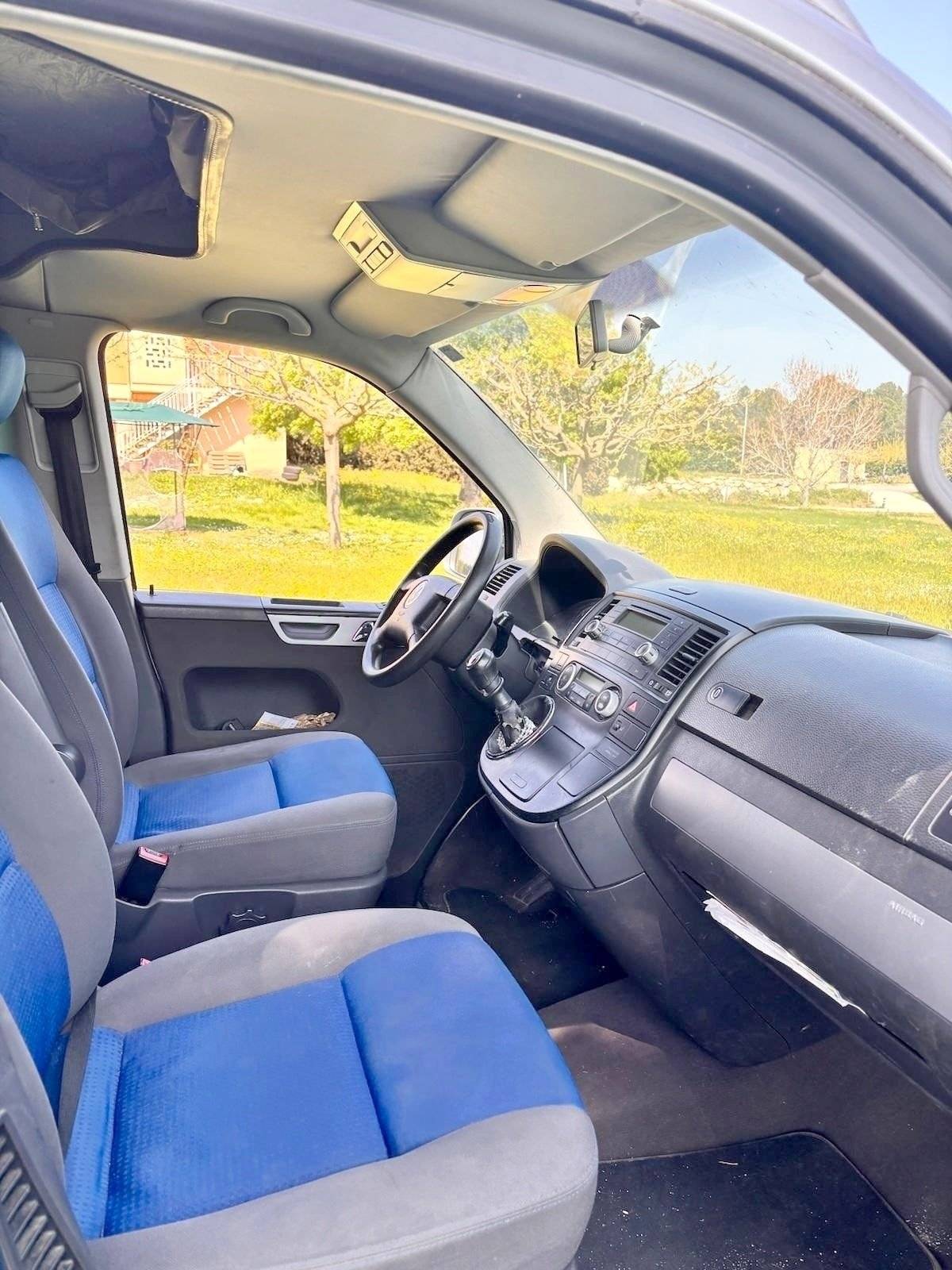 Cabina di guida Volkswagen T5 2,5 l 130 ch - Yescapa