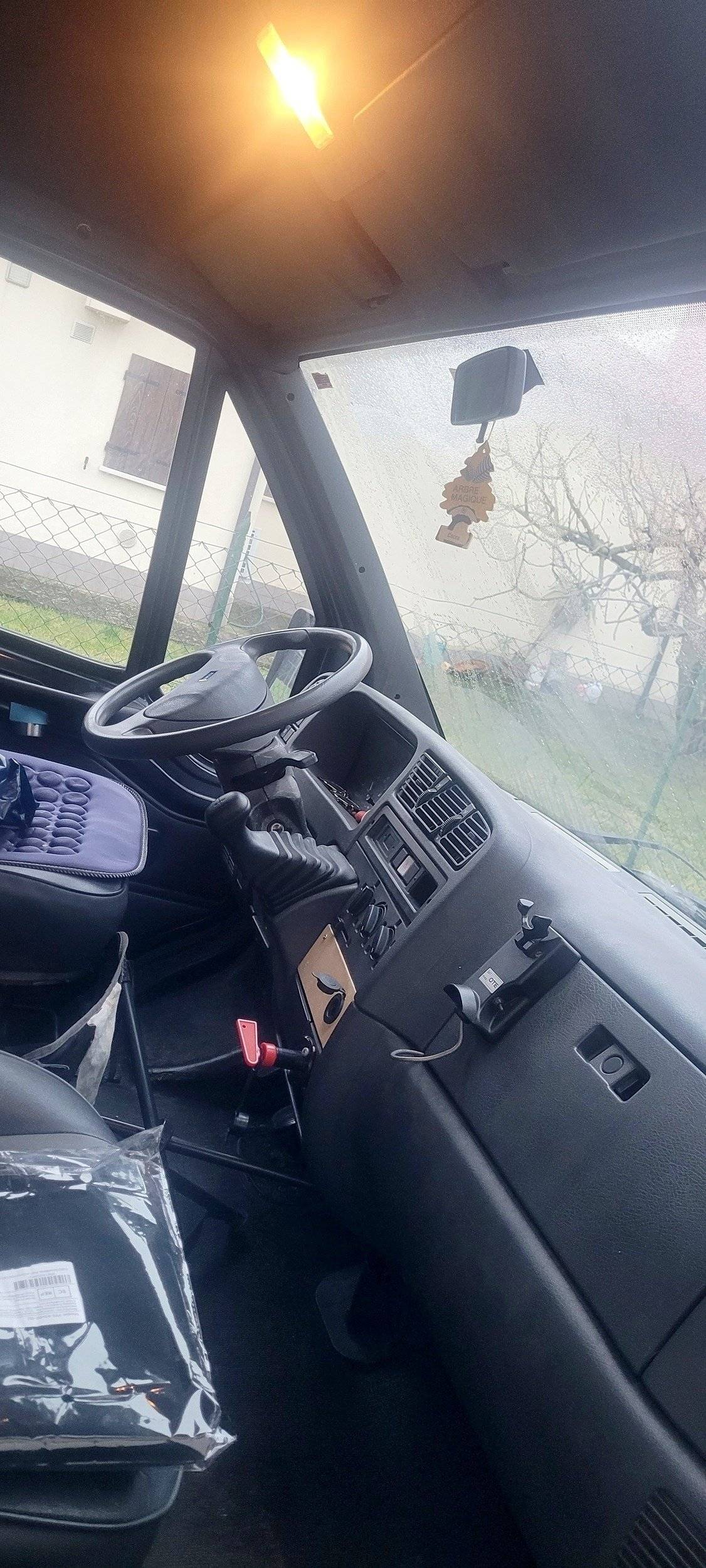 Cabina di guida  - Yescapa