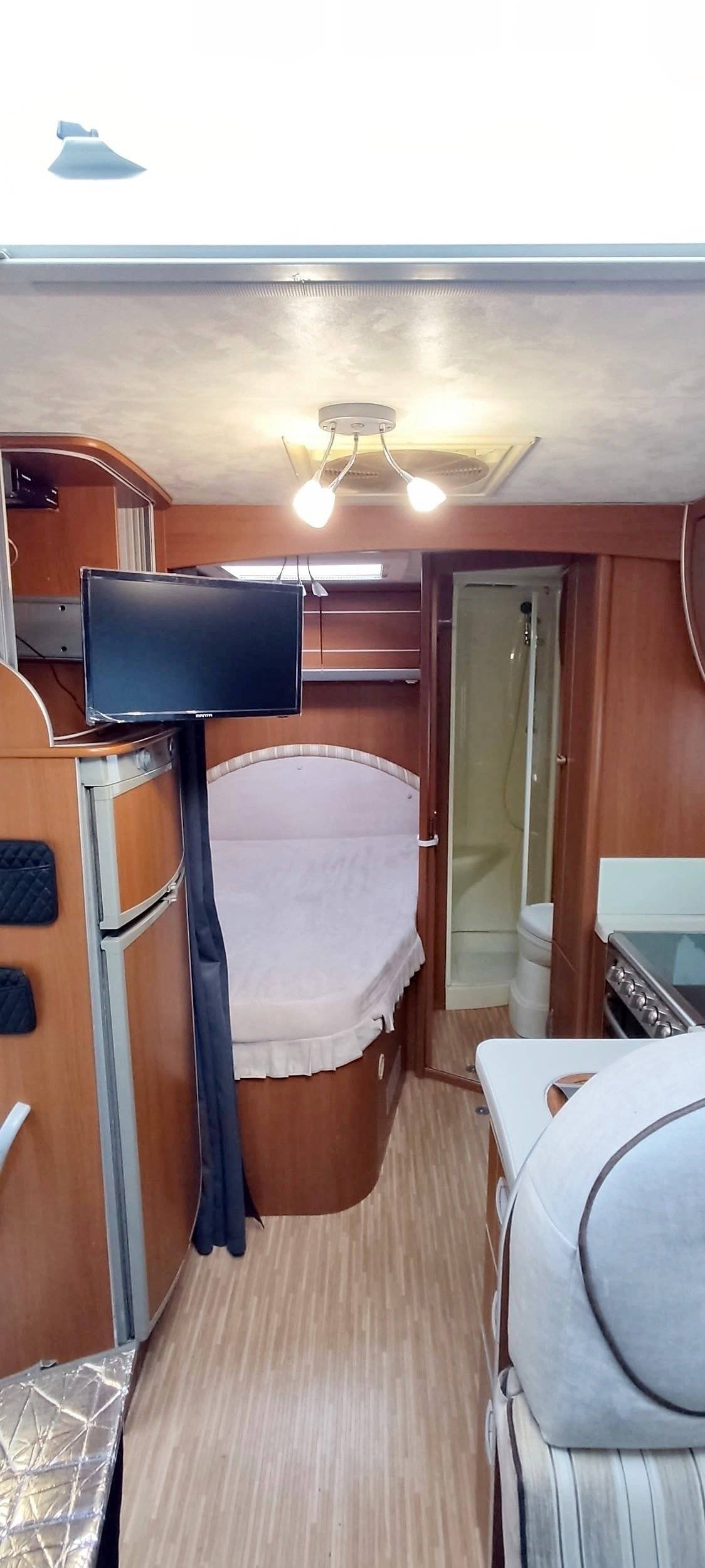 Mclouis Tandy 670 Plus