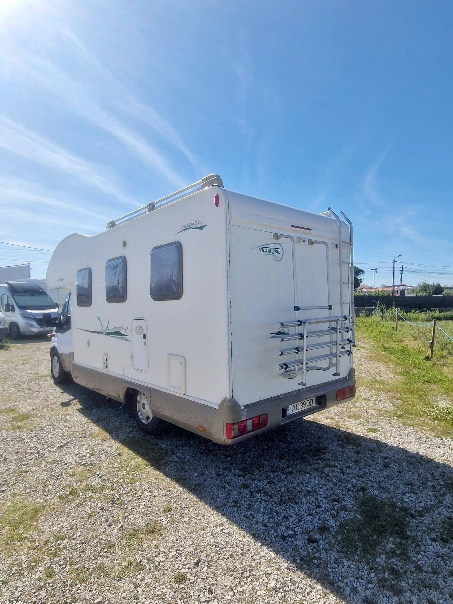 Vilamobil Ford Transit
