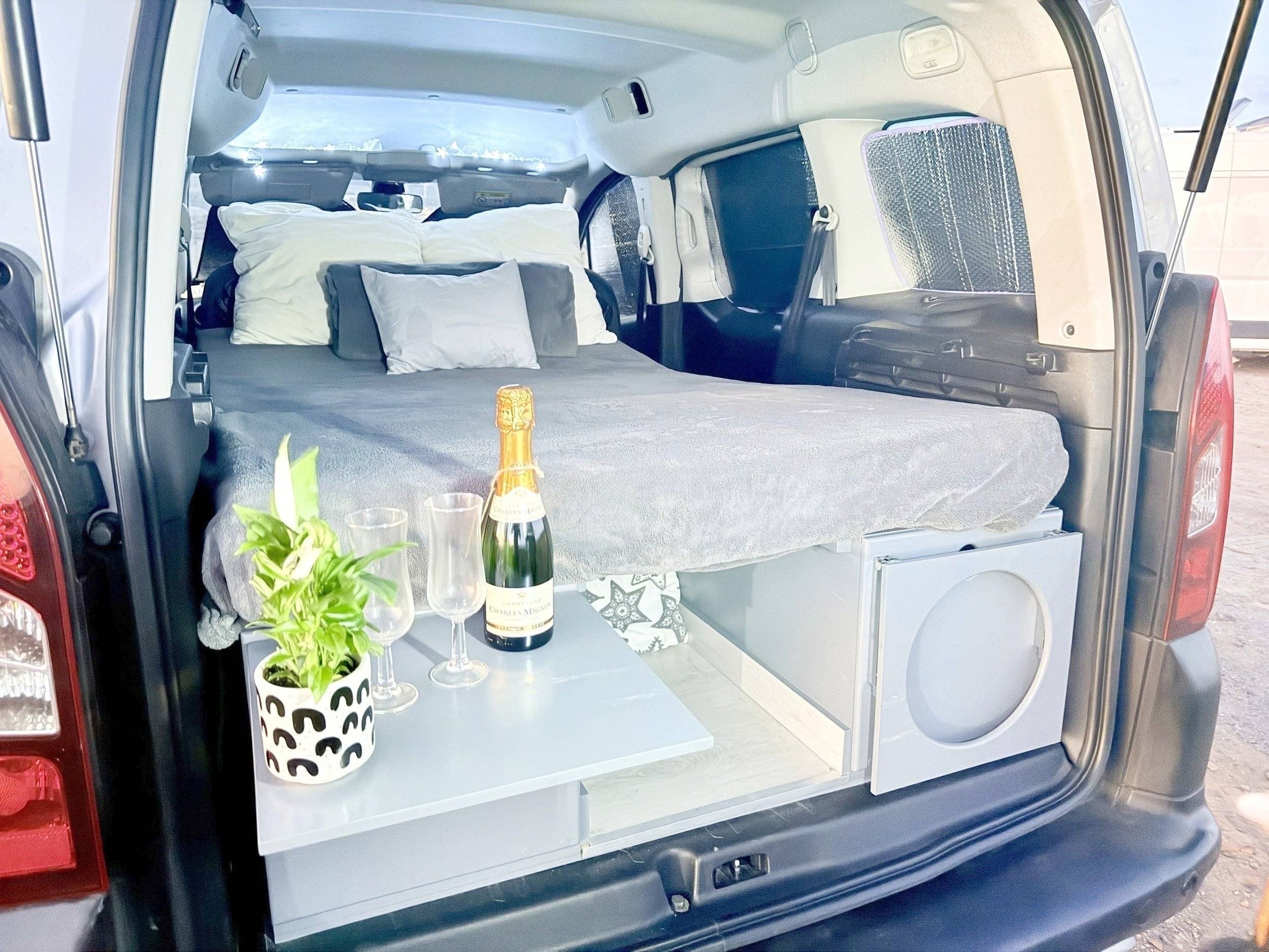 Car Caravane Peugeot Partner Tepee