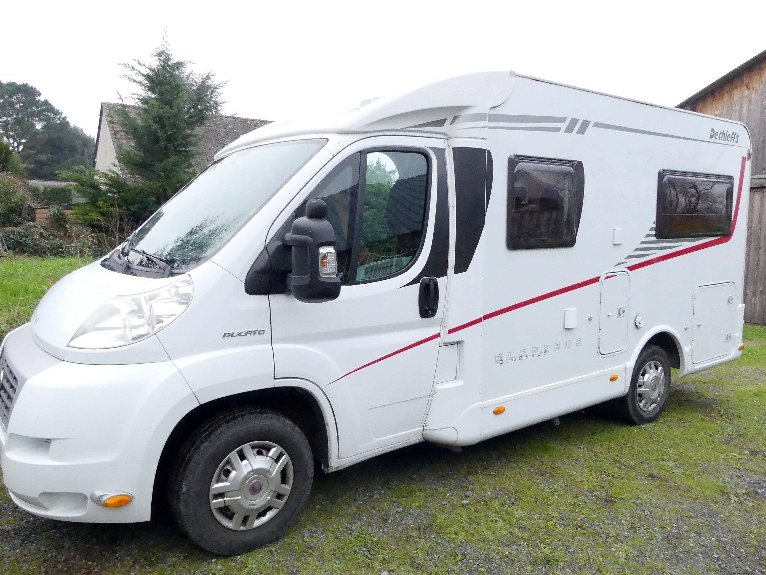 Vista frontale a ¾ Fiat 2,3 l 130 ch - Yescapa