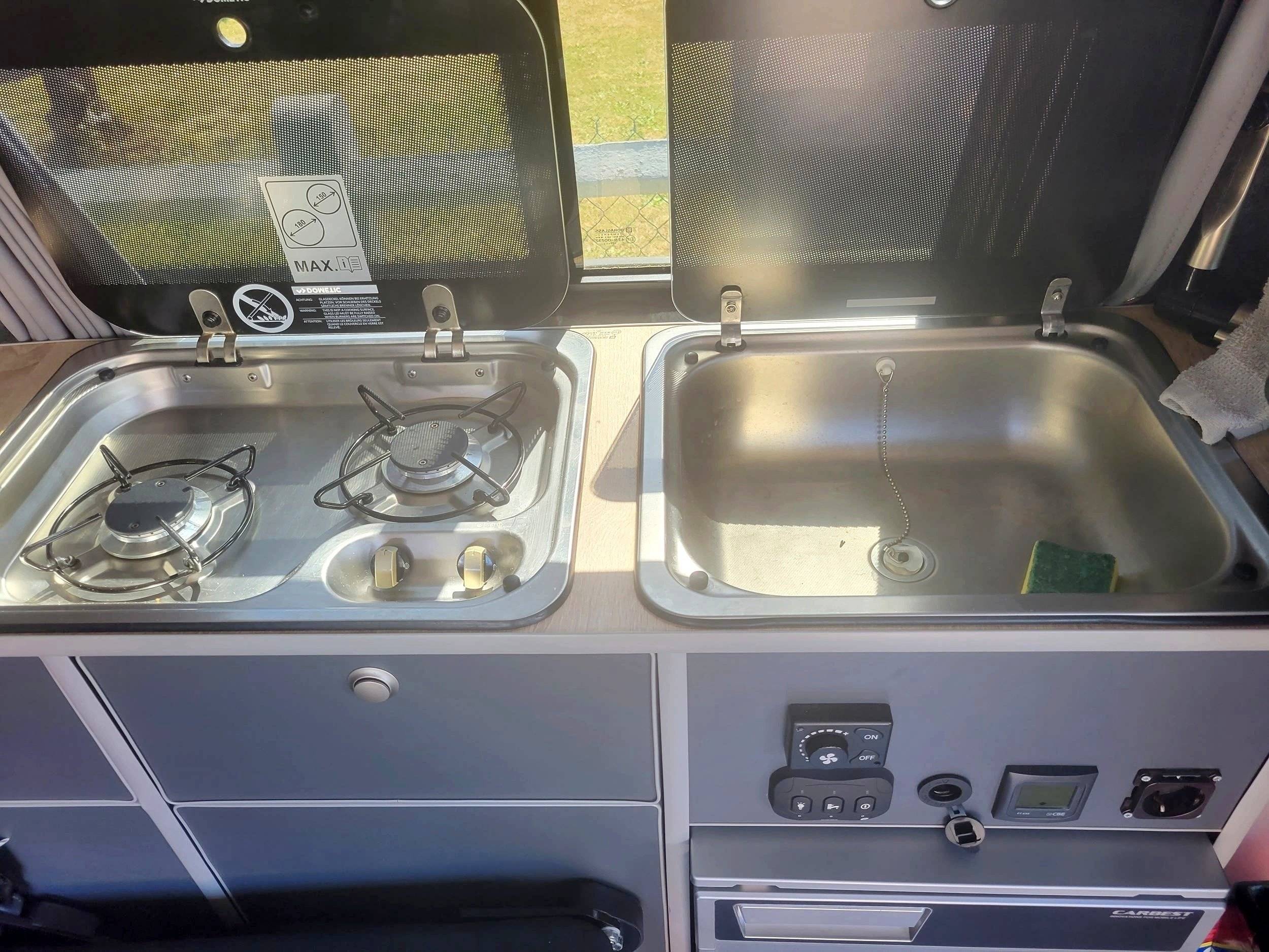 Coin cuisine Volkswagen T5 combi - Yescapa