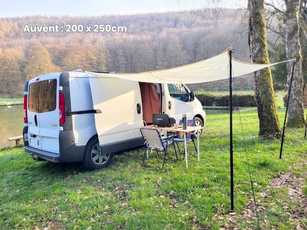 Dining Area Renault Trafic 2,5 l 150 ch - Yescapa
