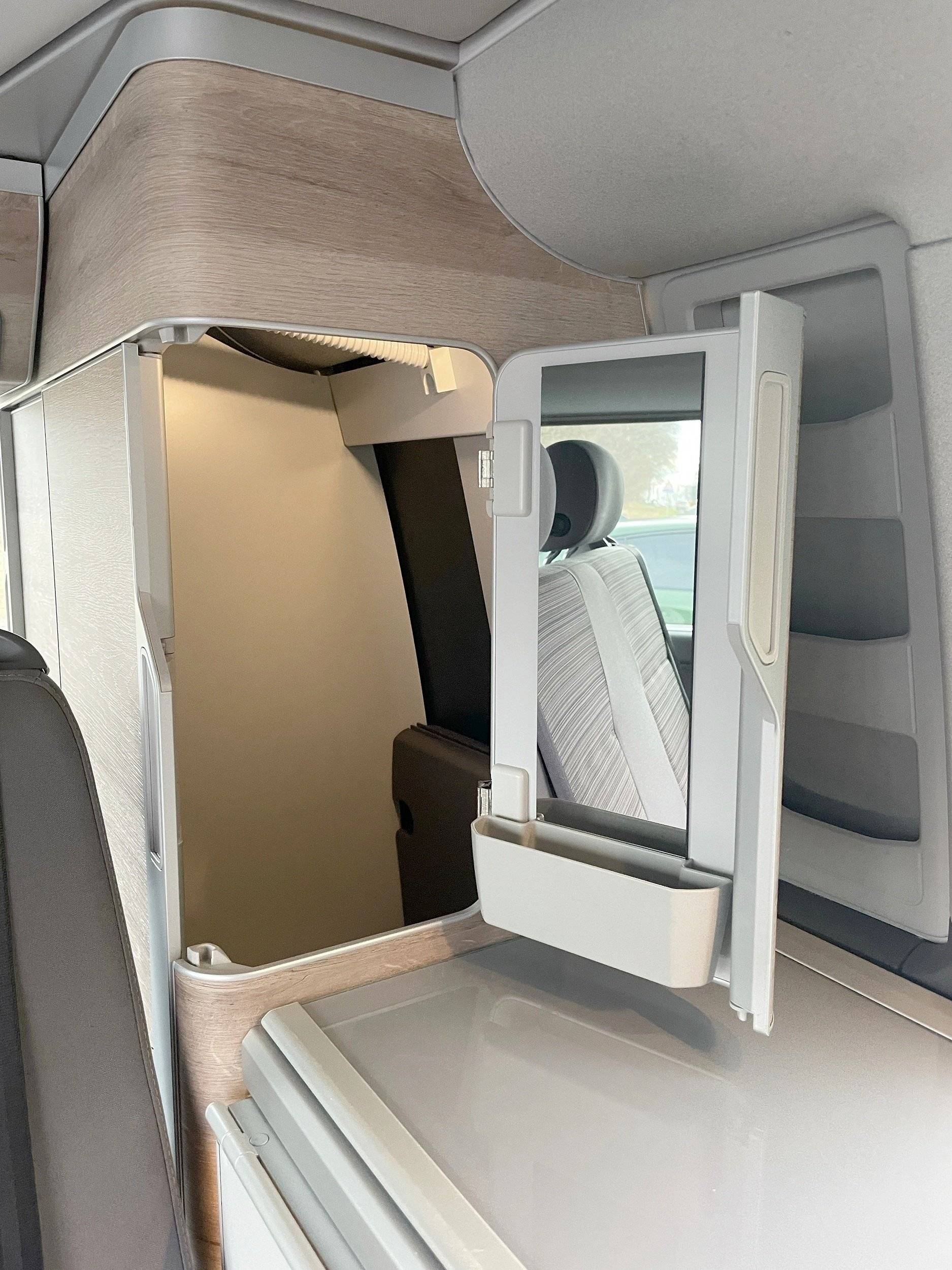 Volkswagen T6.1 California Coast Edition