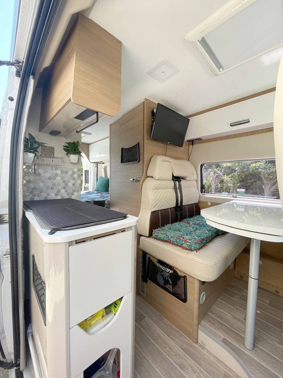 Mclouis Van 3 Menfys