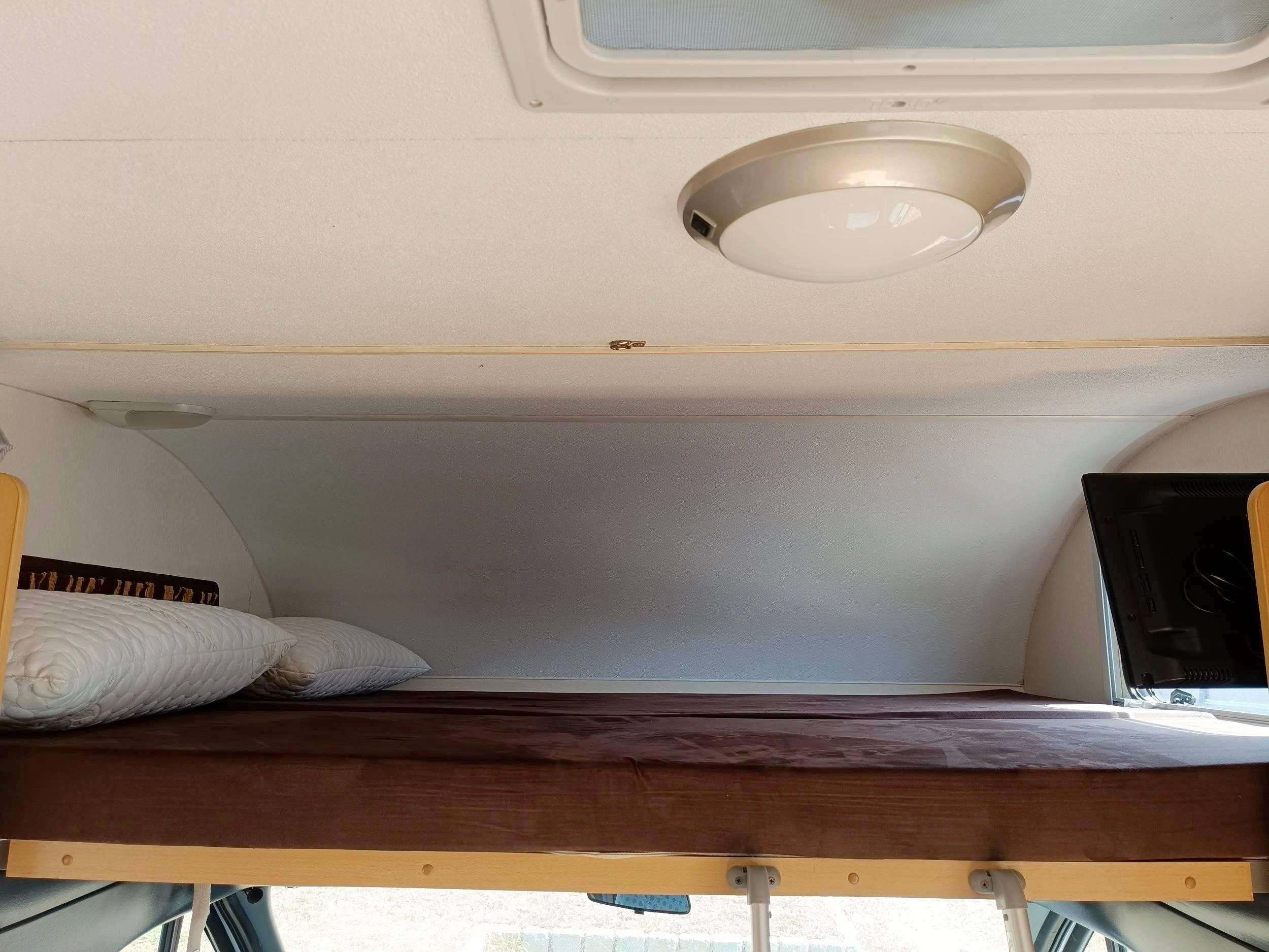 Plazas en cama Ford Transit - Yescapa