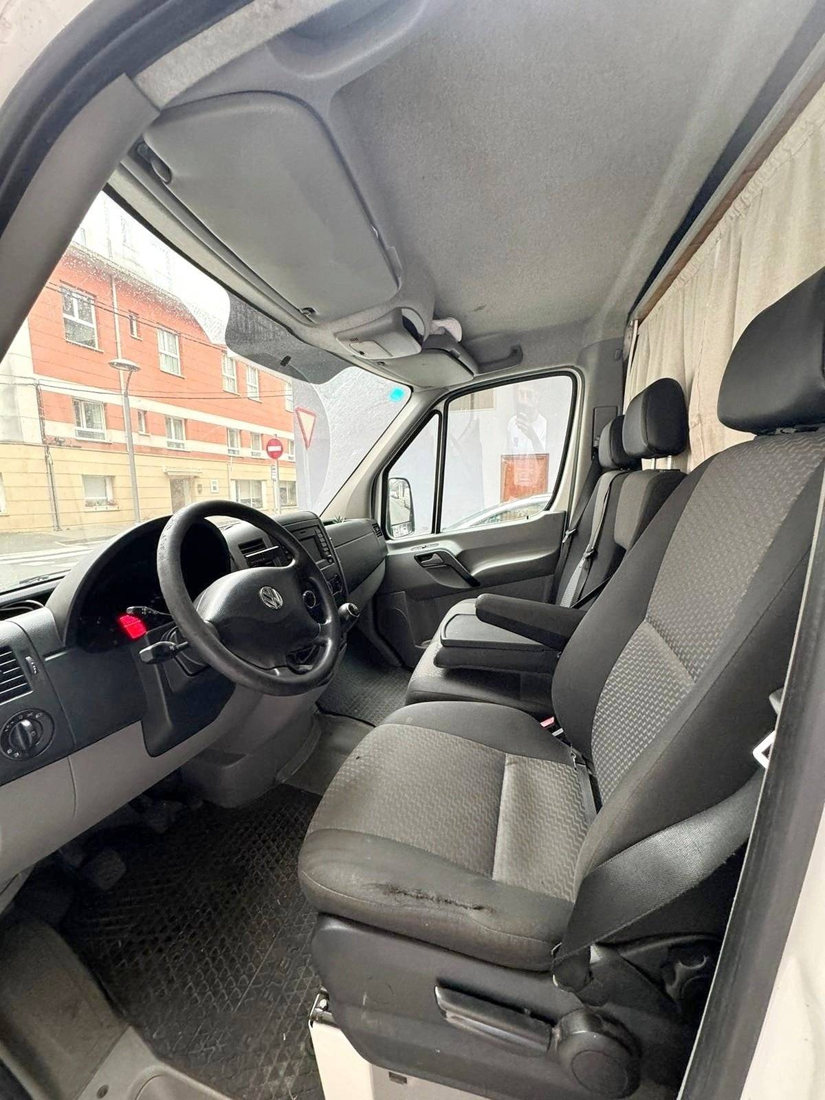 Bestuurderplaats Volkswagen VOLKSWAGEN CRAFTER - Yescapa