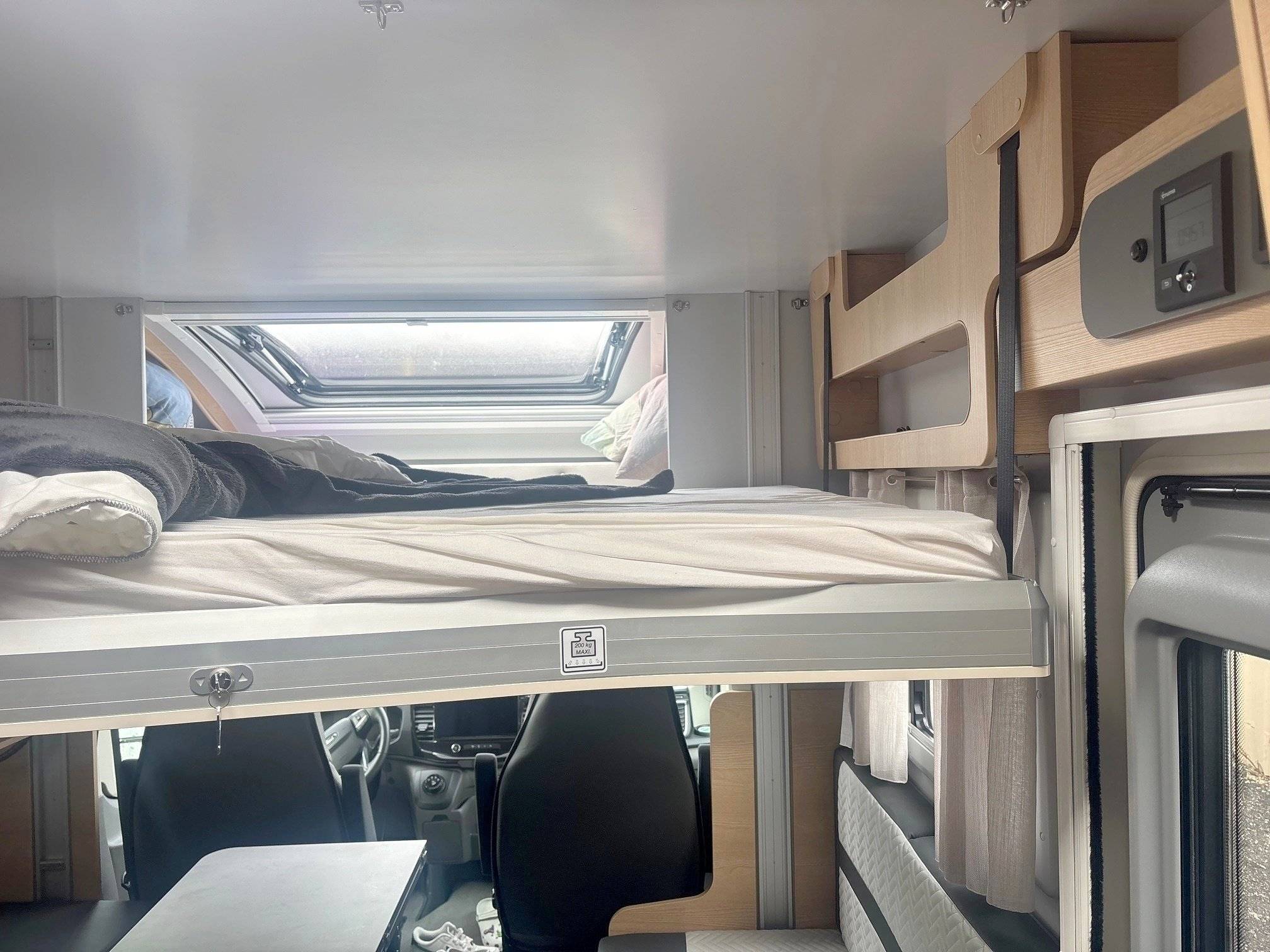 Schlafplätze Ford Transit 2,0 l 170 ch - Yescapa