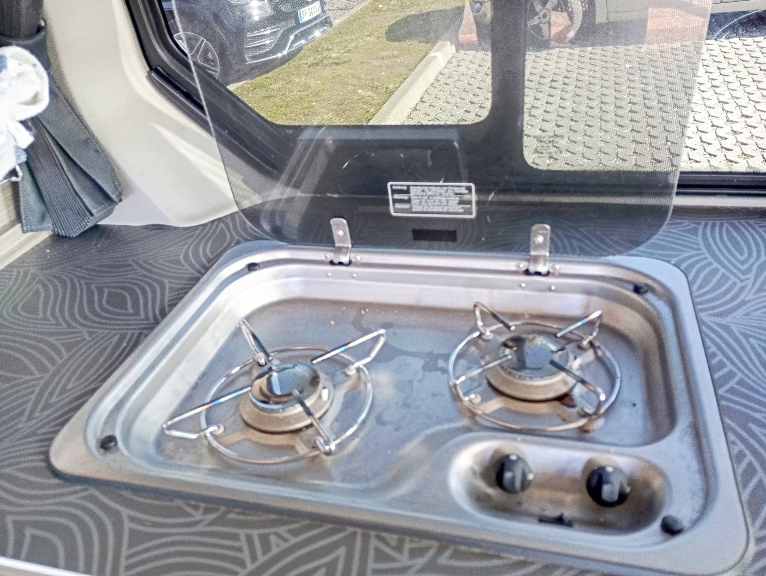 Kitchenette Renault Trafic - Yescapa