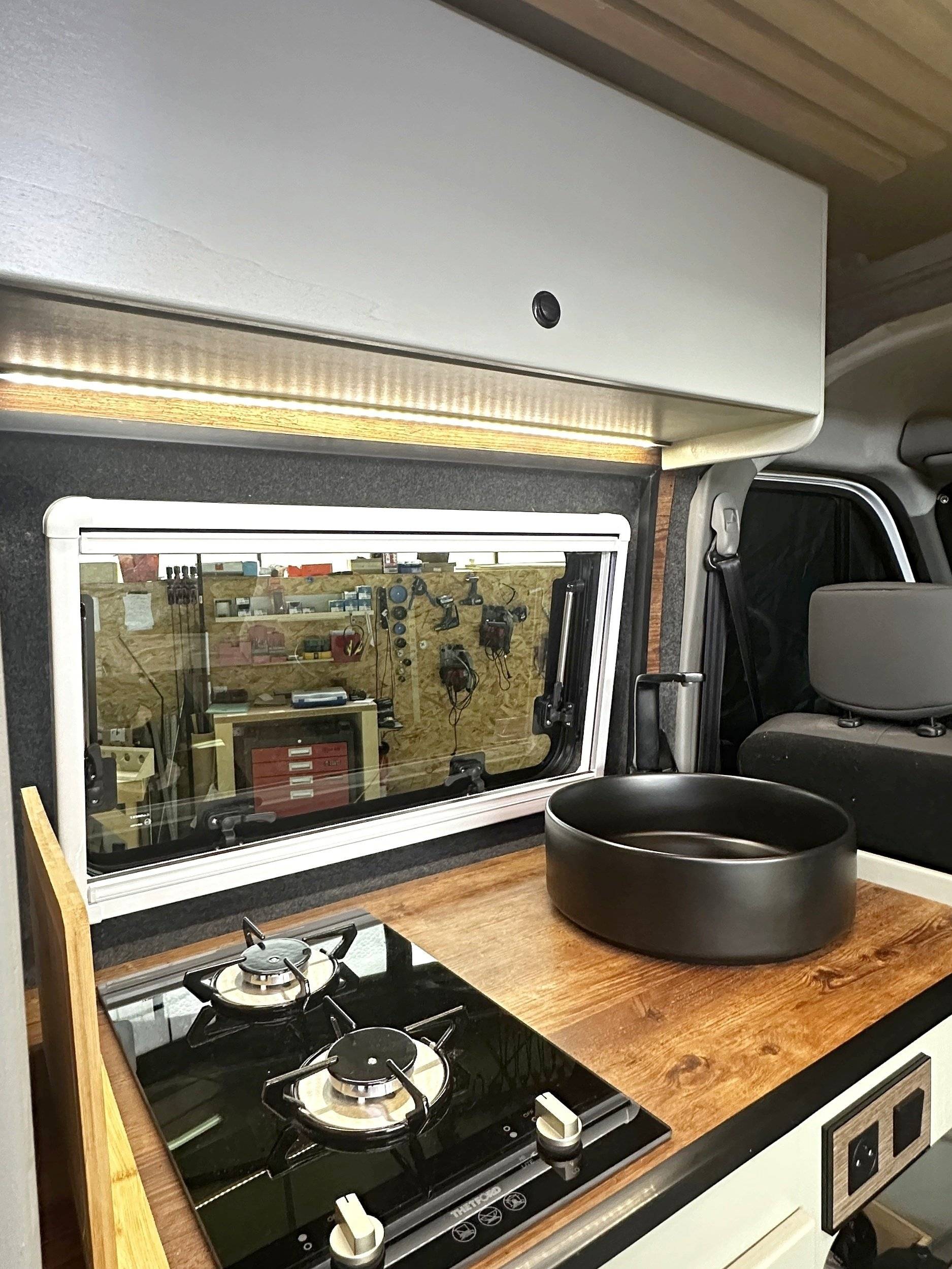 Kitchen Renault - Yescapa