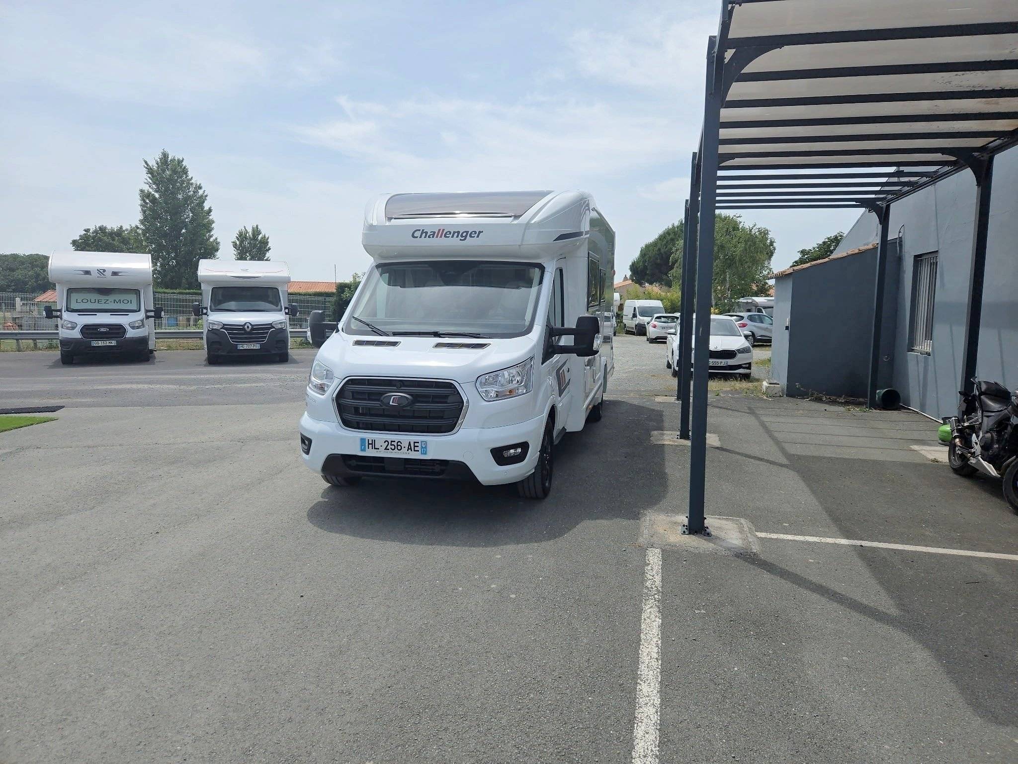 Vista del vehicle angle davanter  - Yescapa