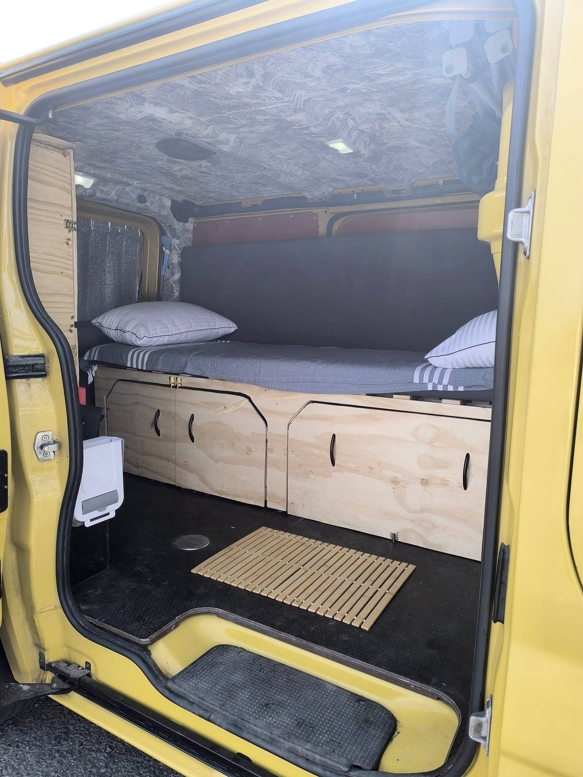 llits Renault Trafic 2,0 l 115 dCi - Yescapa