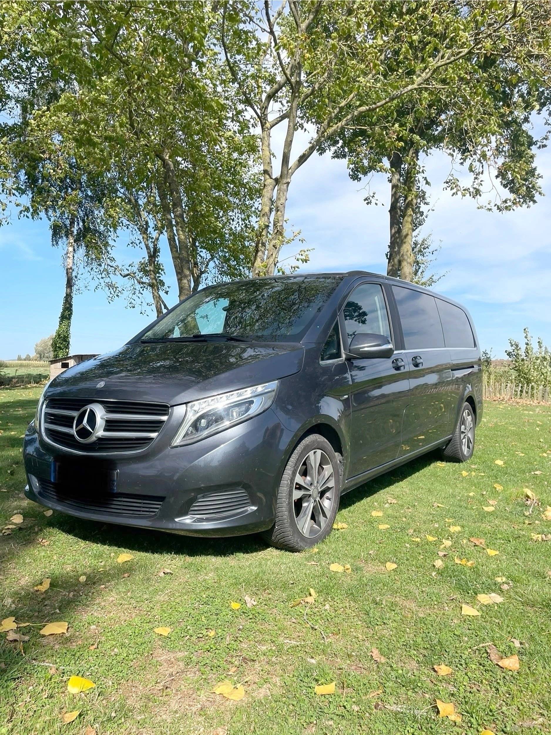 Front view from 3/4 Mercedes Classe V 2,2 l 163 ch - Yescapa