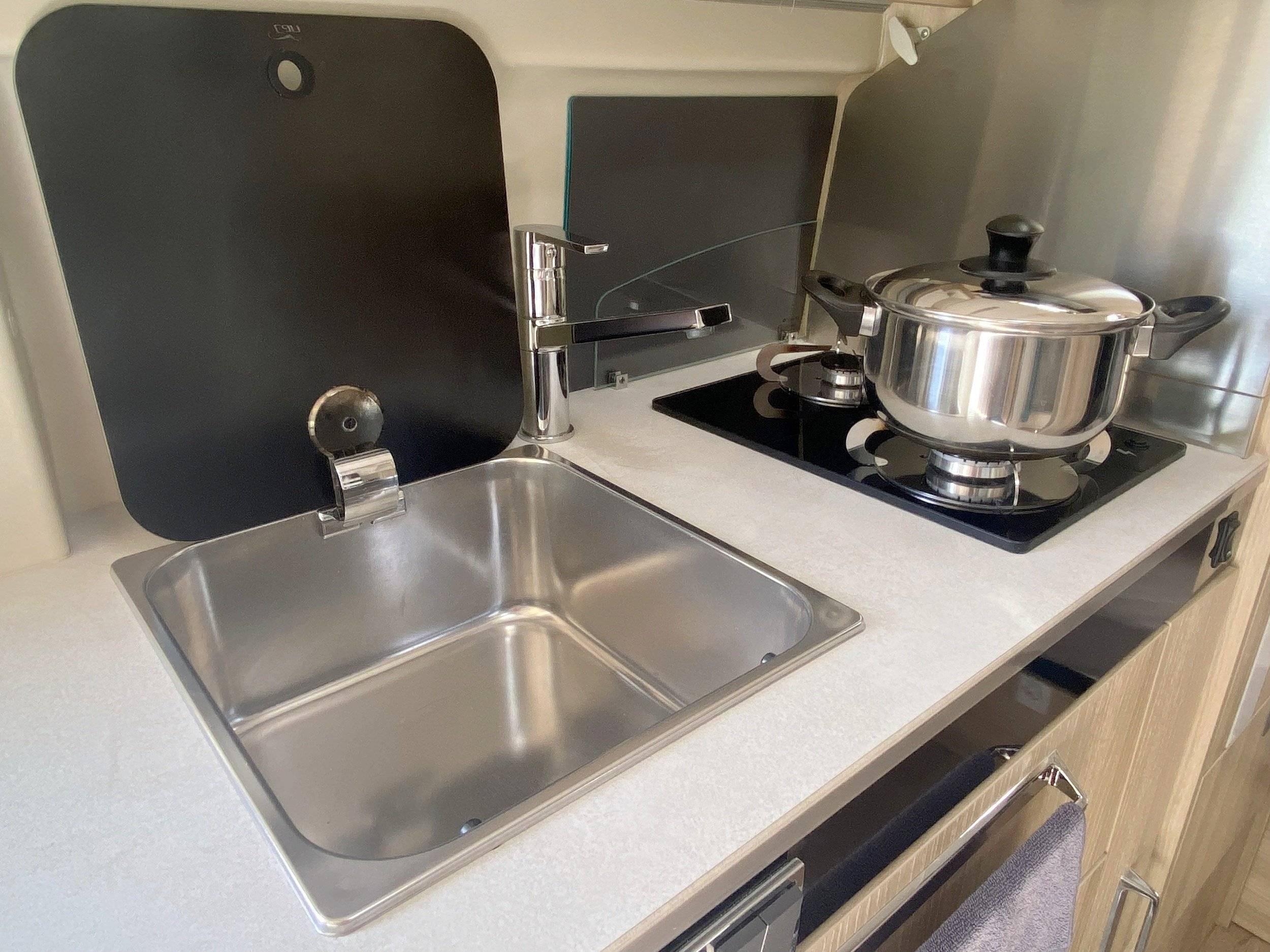 Dreamer Dreamer Family Van