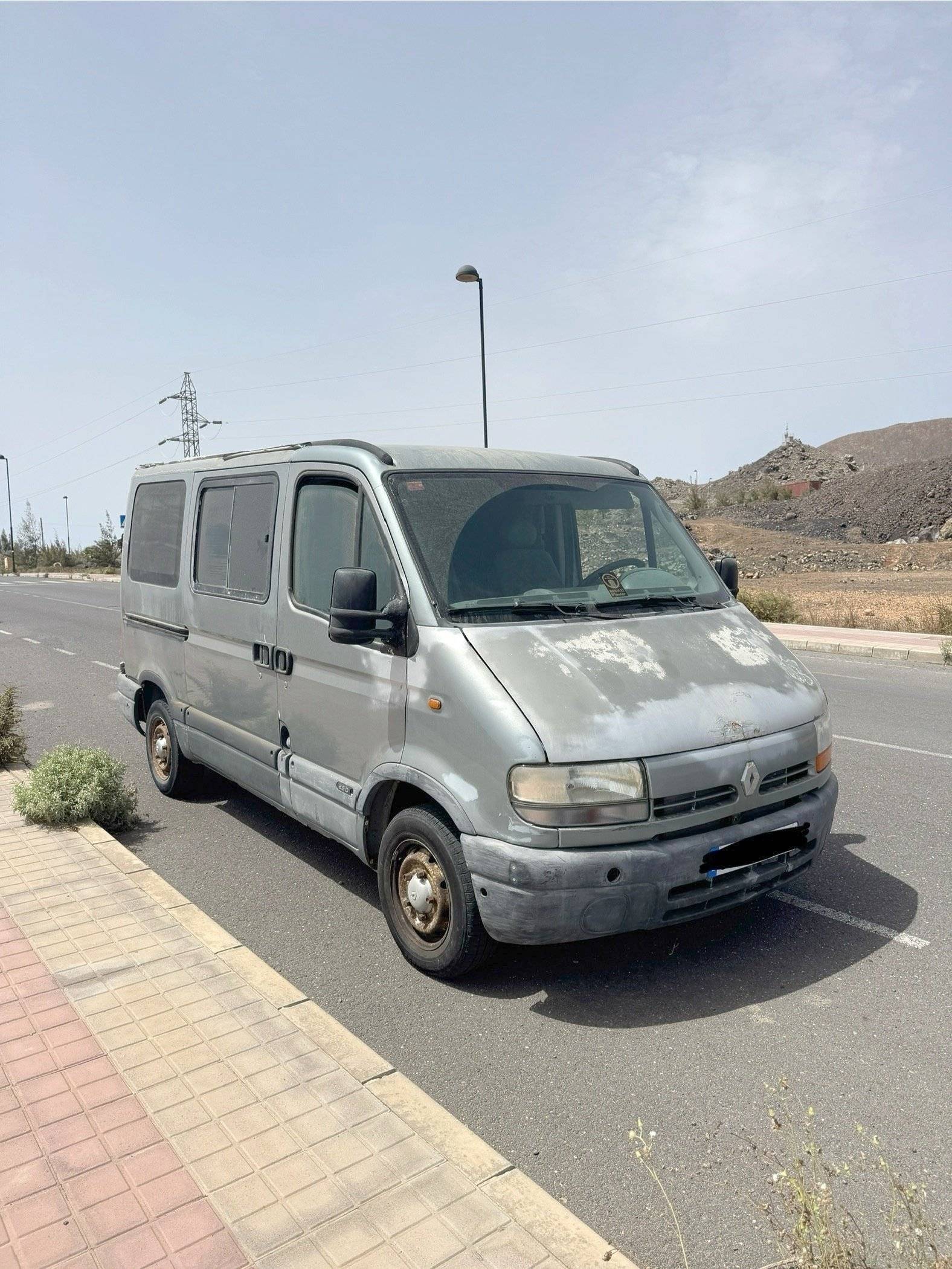 Front view from 3/4  - Yescapa