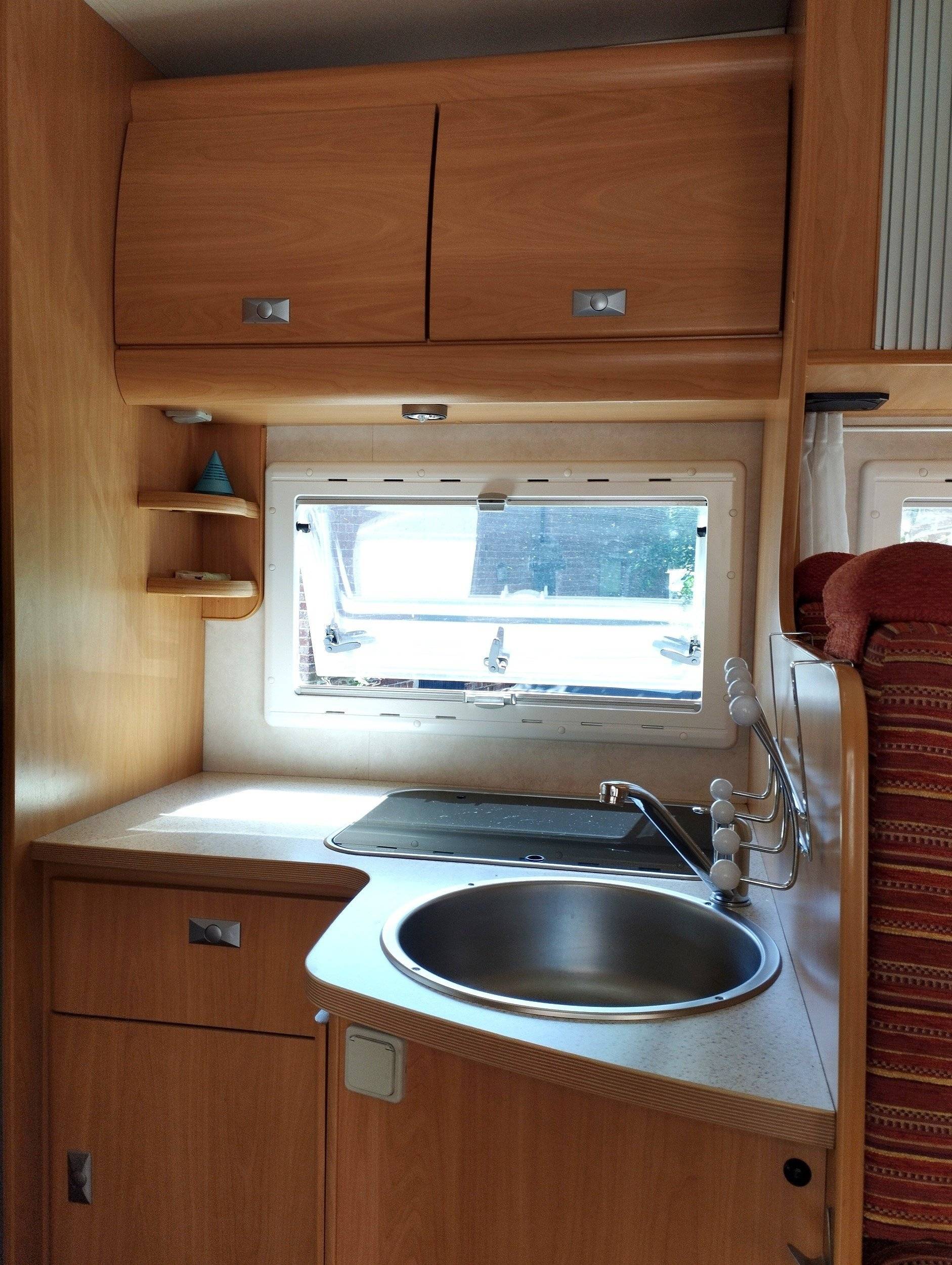 Challenger ford transit