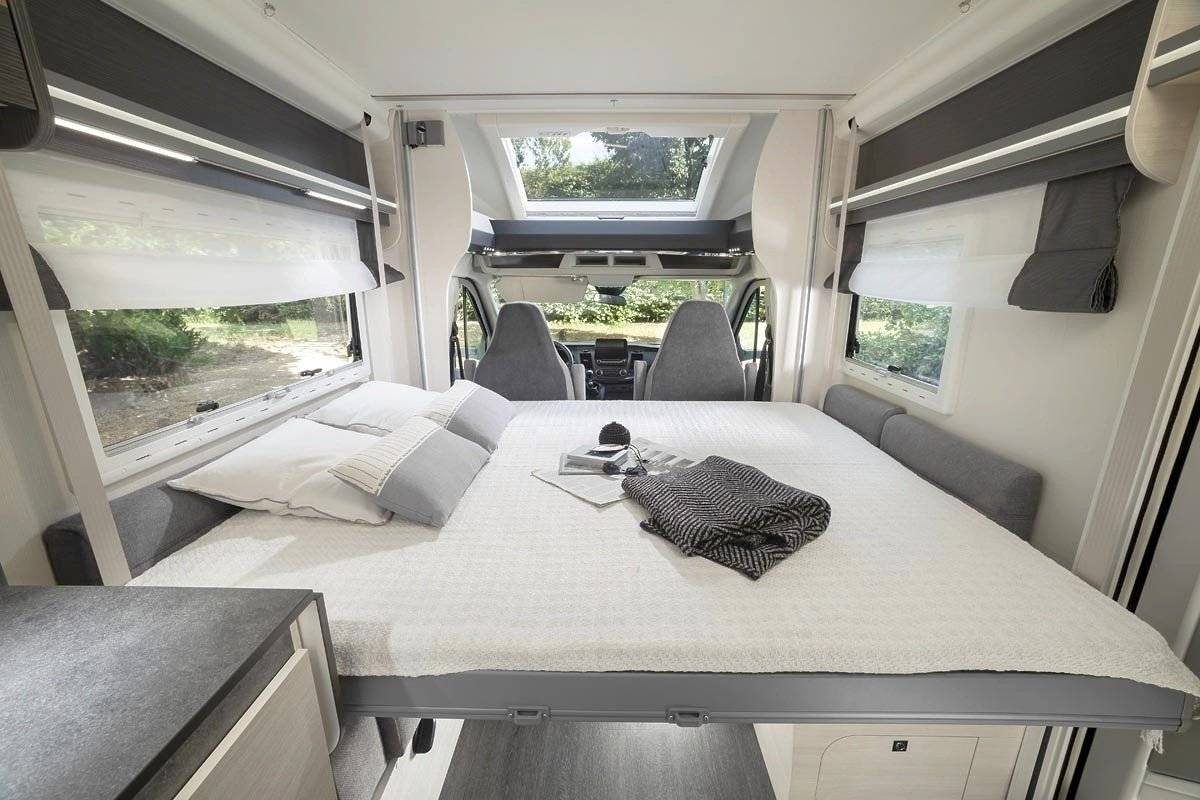 Challenger 348 XLB Graphite