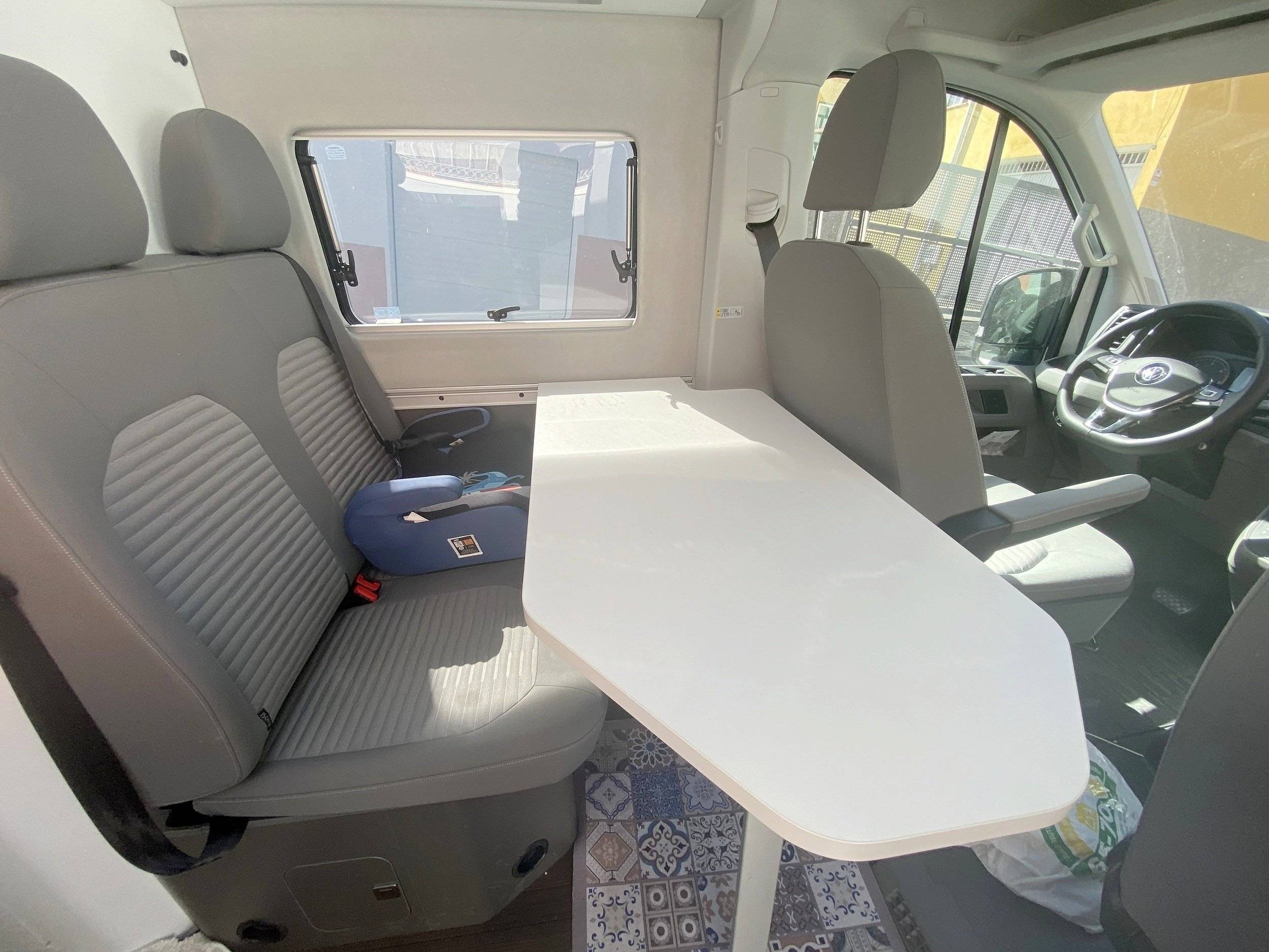 Coin repas Volkswagen Gran California - Yescapa